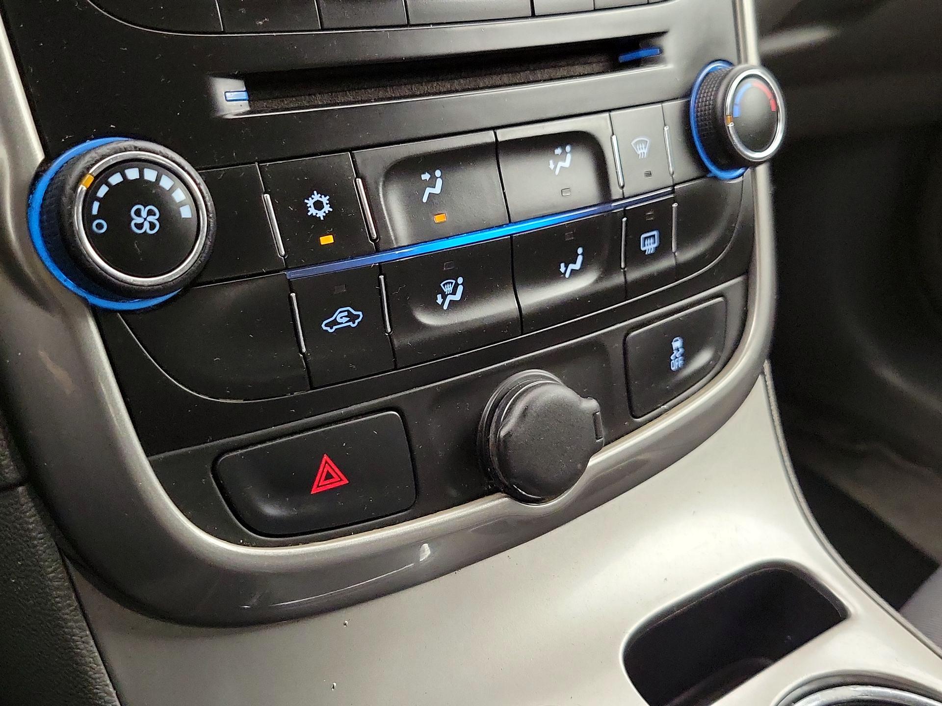 Thumbnail: 2016 Chevrolet Malibu - 15
