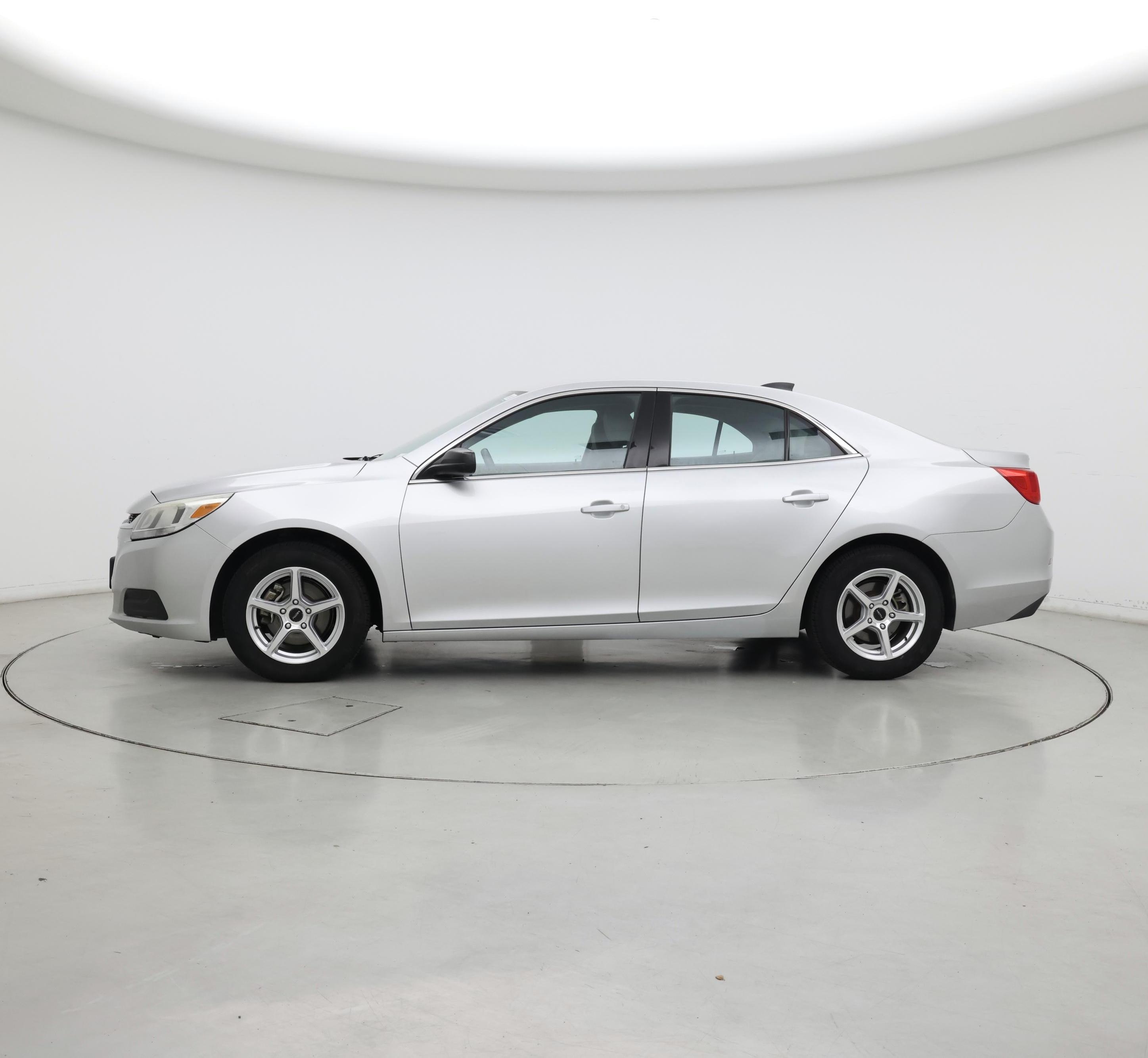 Thumbnail: 2016 Chevrolet Malibu - 3