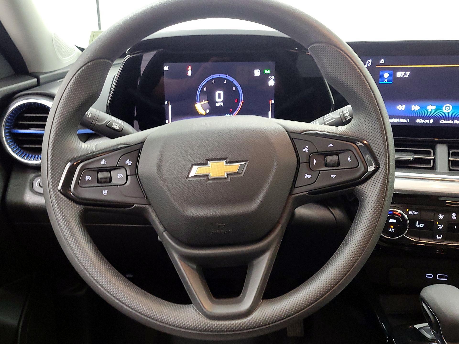 Thumbnail: 2025 Chevrolet Trax - 10