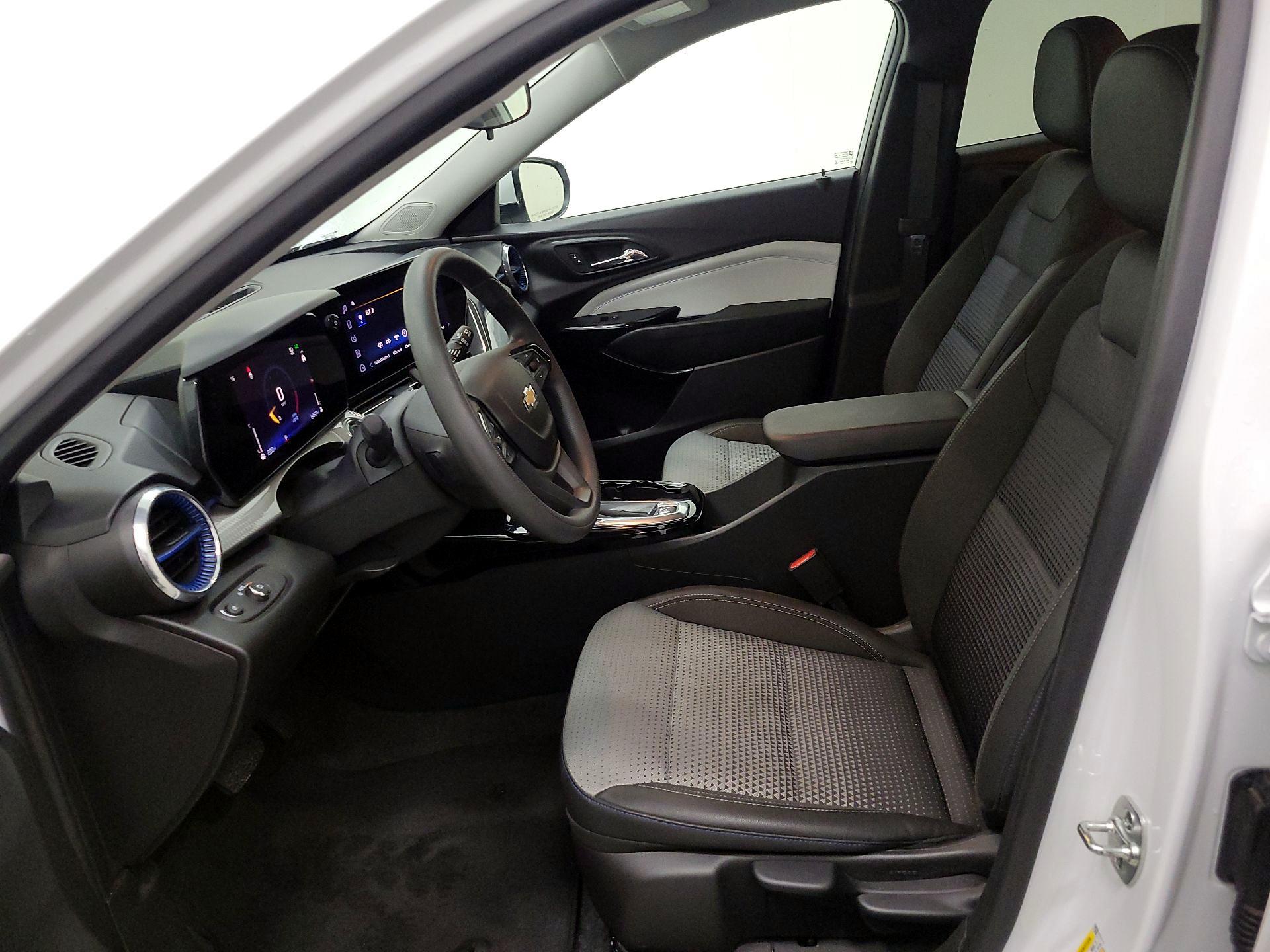 Thumbnail: 2025 Chevrolet Trax - 11