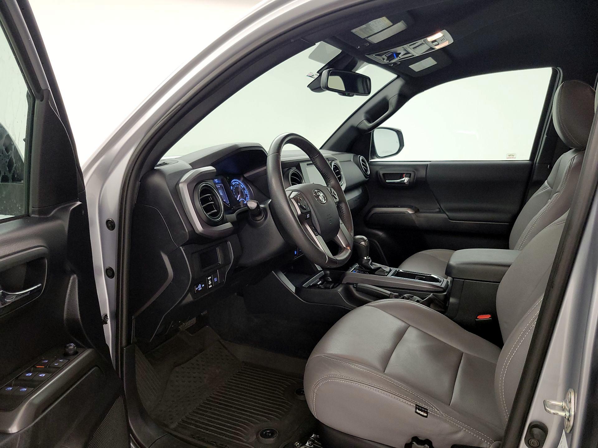 Thumbnail: 2019 Toyota Tacoma - 11