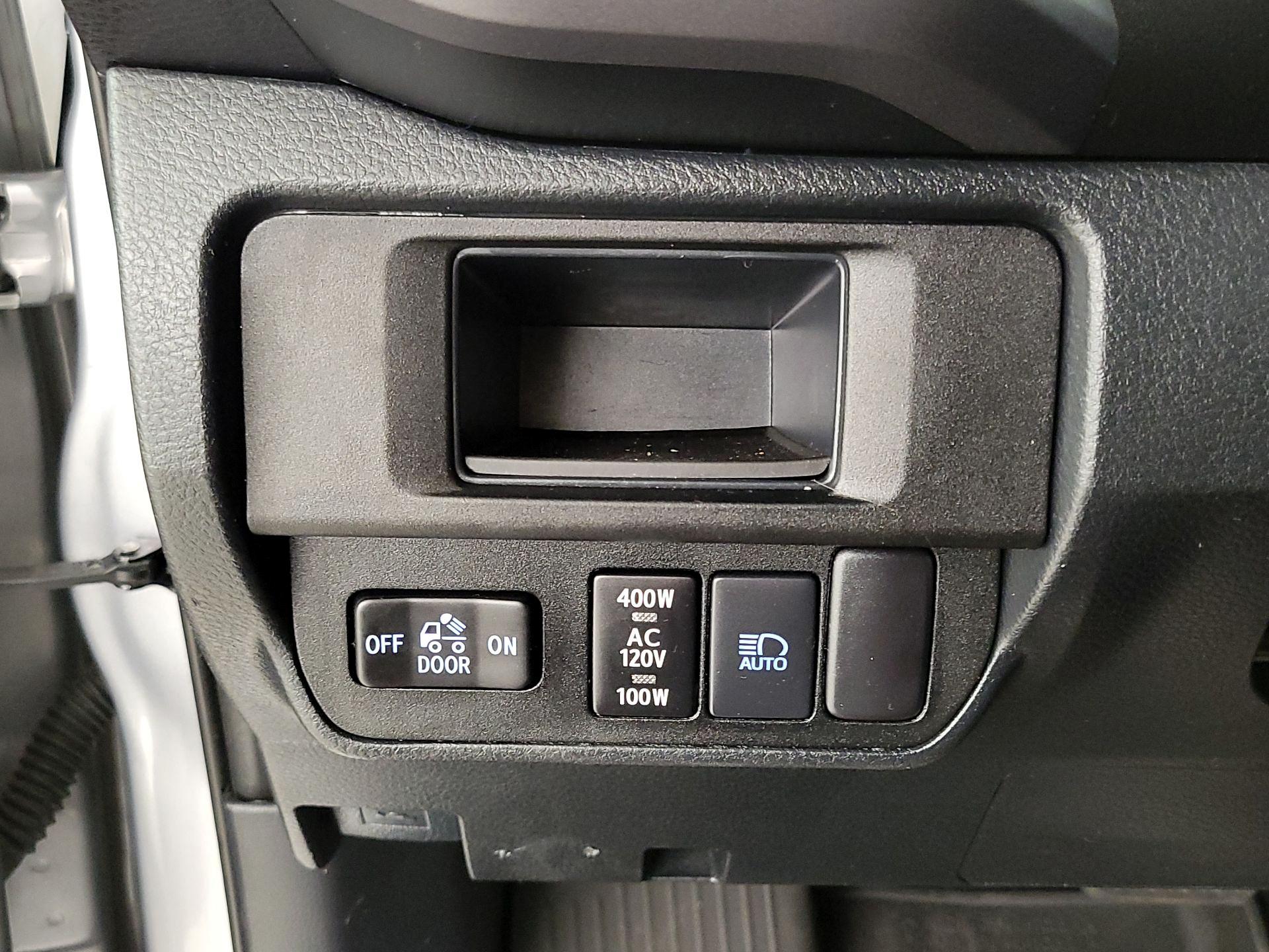 Thumbnail: 2019 Toyota Tacoma - 13