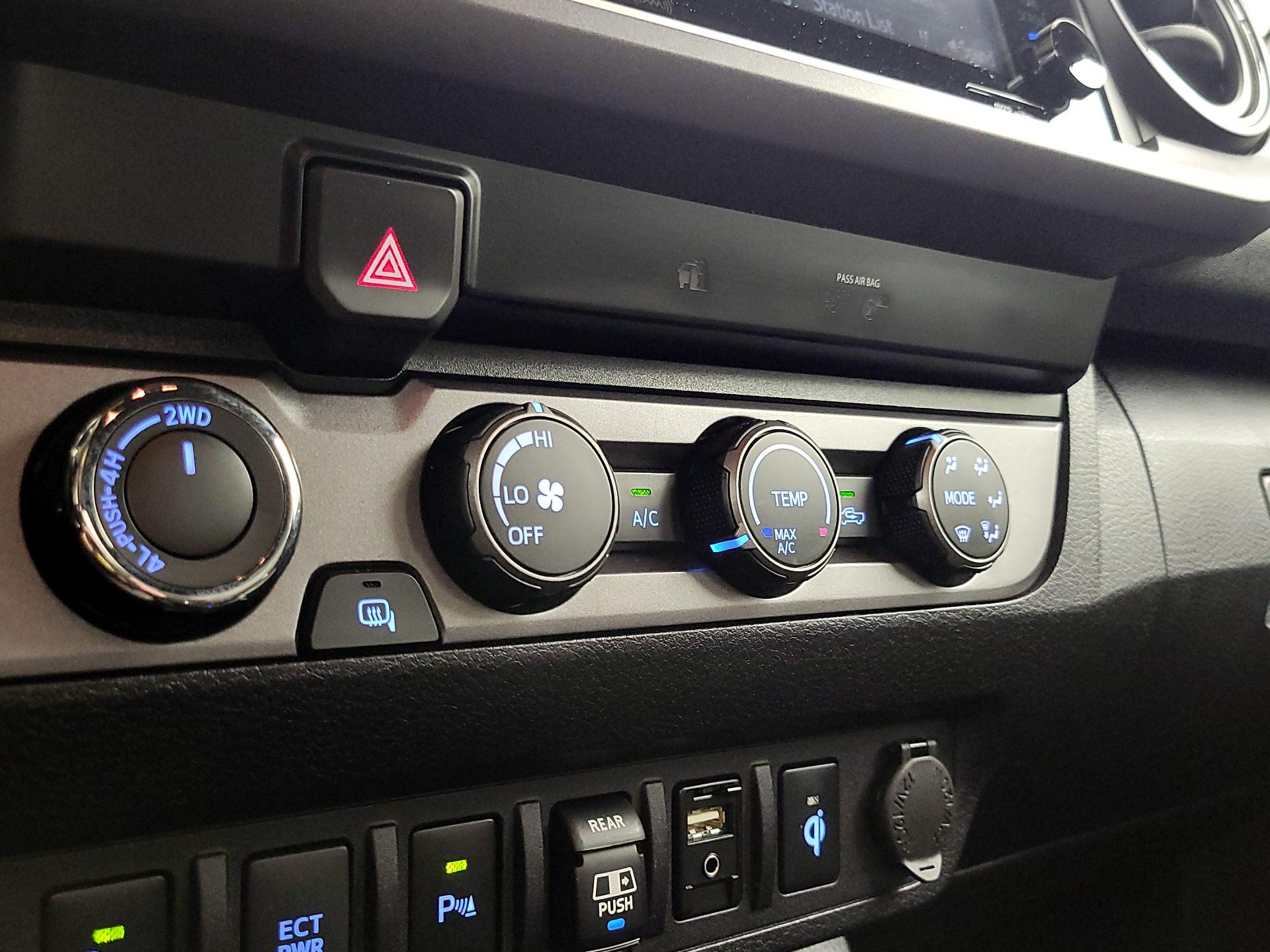 Thumbnail: 2019 Toyota Tacoma - 16