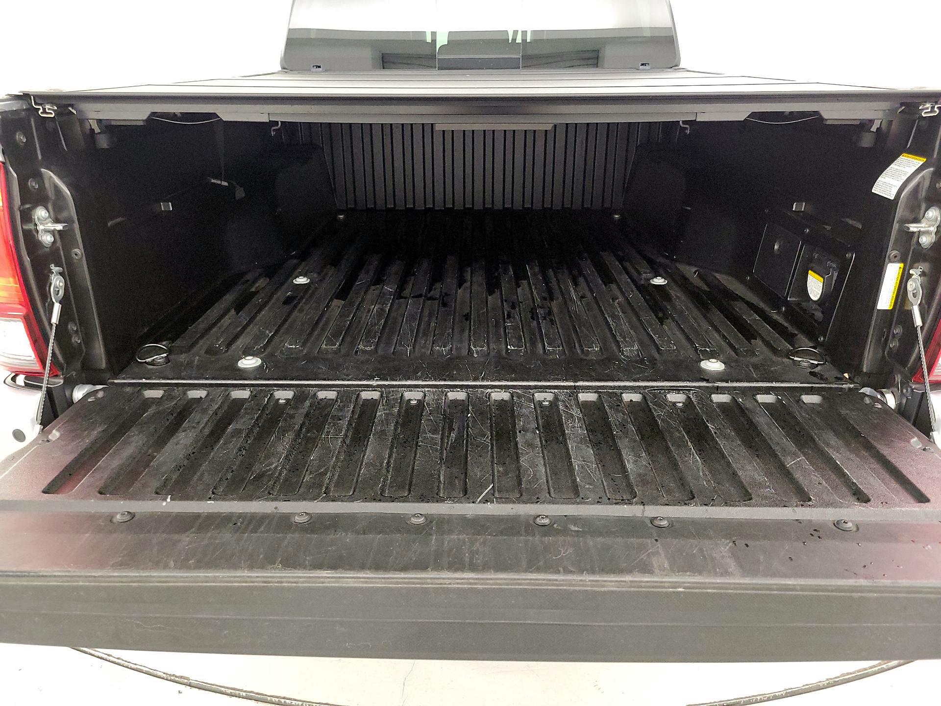 Thumbnail: 2019 Toyota Tacoma - 20