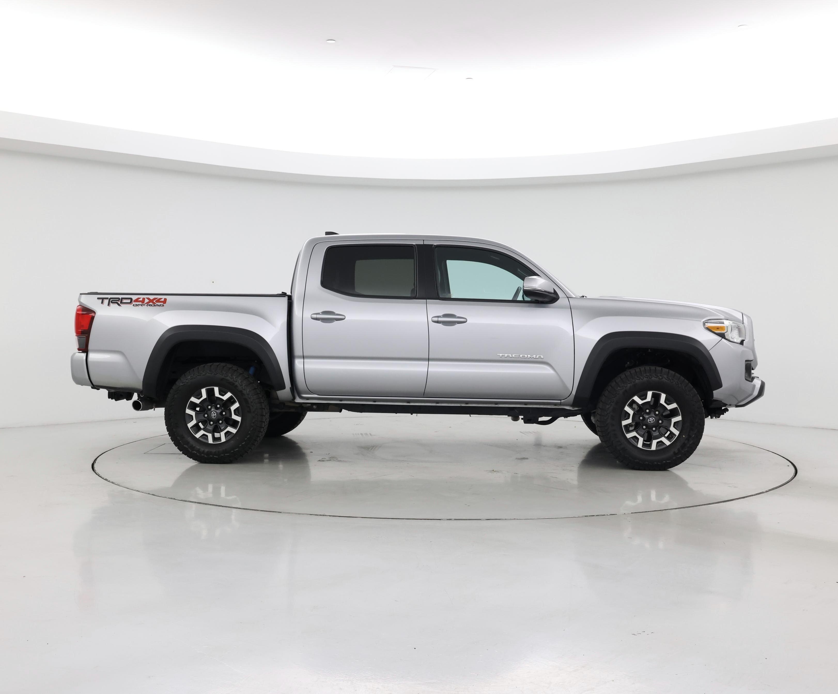 Thumbnail: 2019 Toyota Tacoma - 7