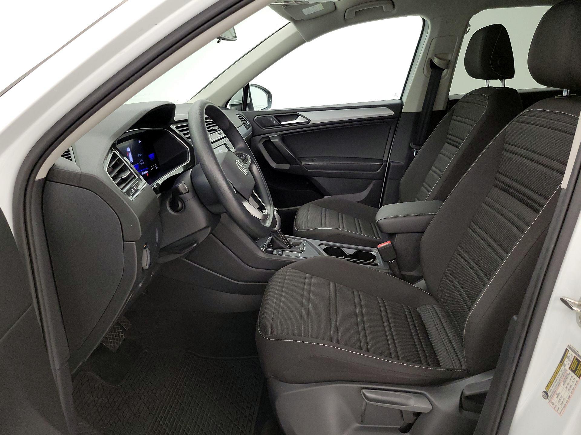 Thumbnail: 2022 Volkswagen Tiguan - 11