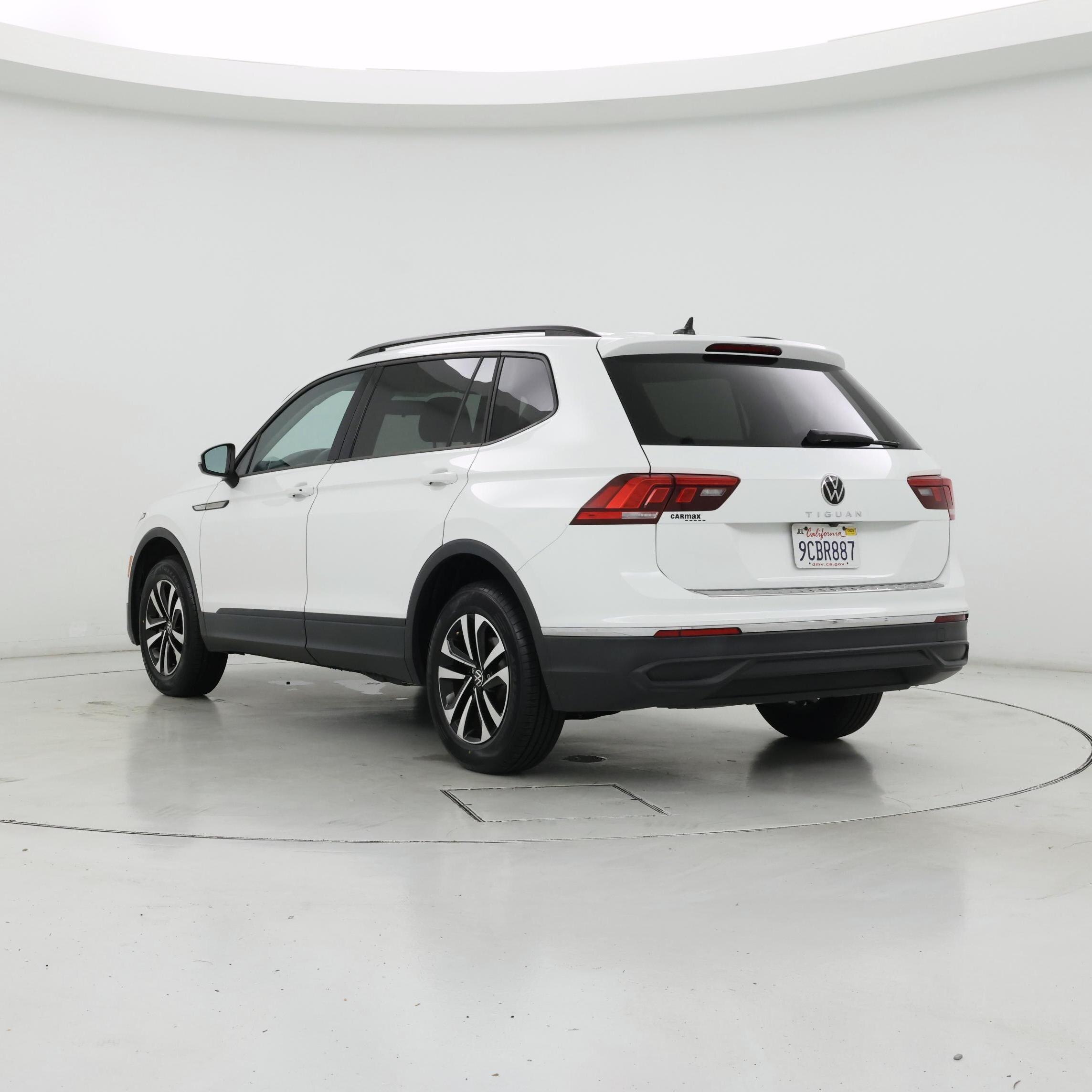 Thumbnail: 2022 Volkswagen Tiguan - 2