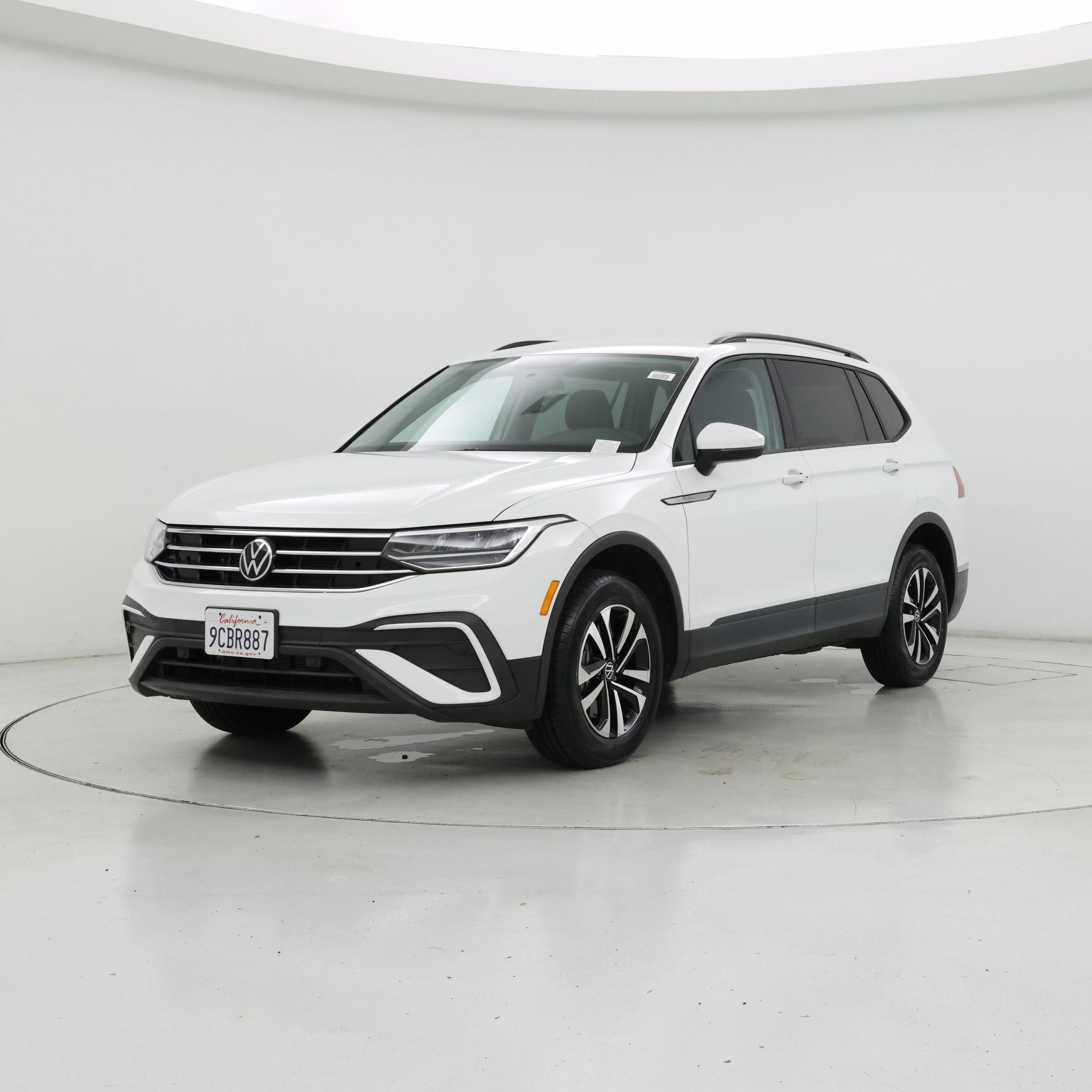 Thumbnail: 2022 Volkswagen Tiguan - 4