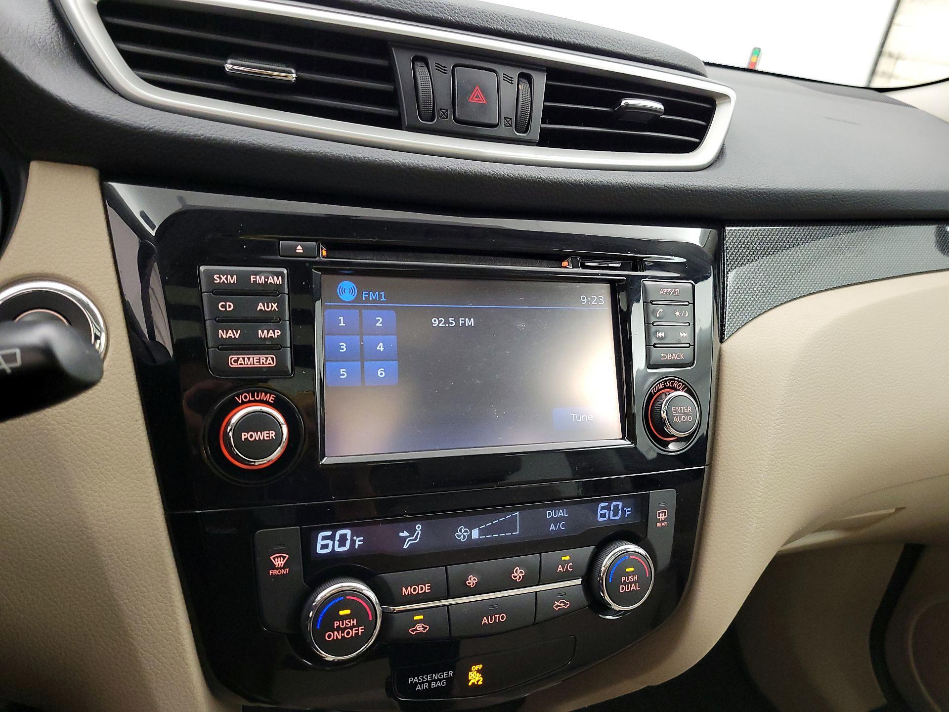 Thumbnail: 2016 Nissan Rogue - 16