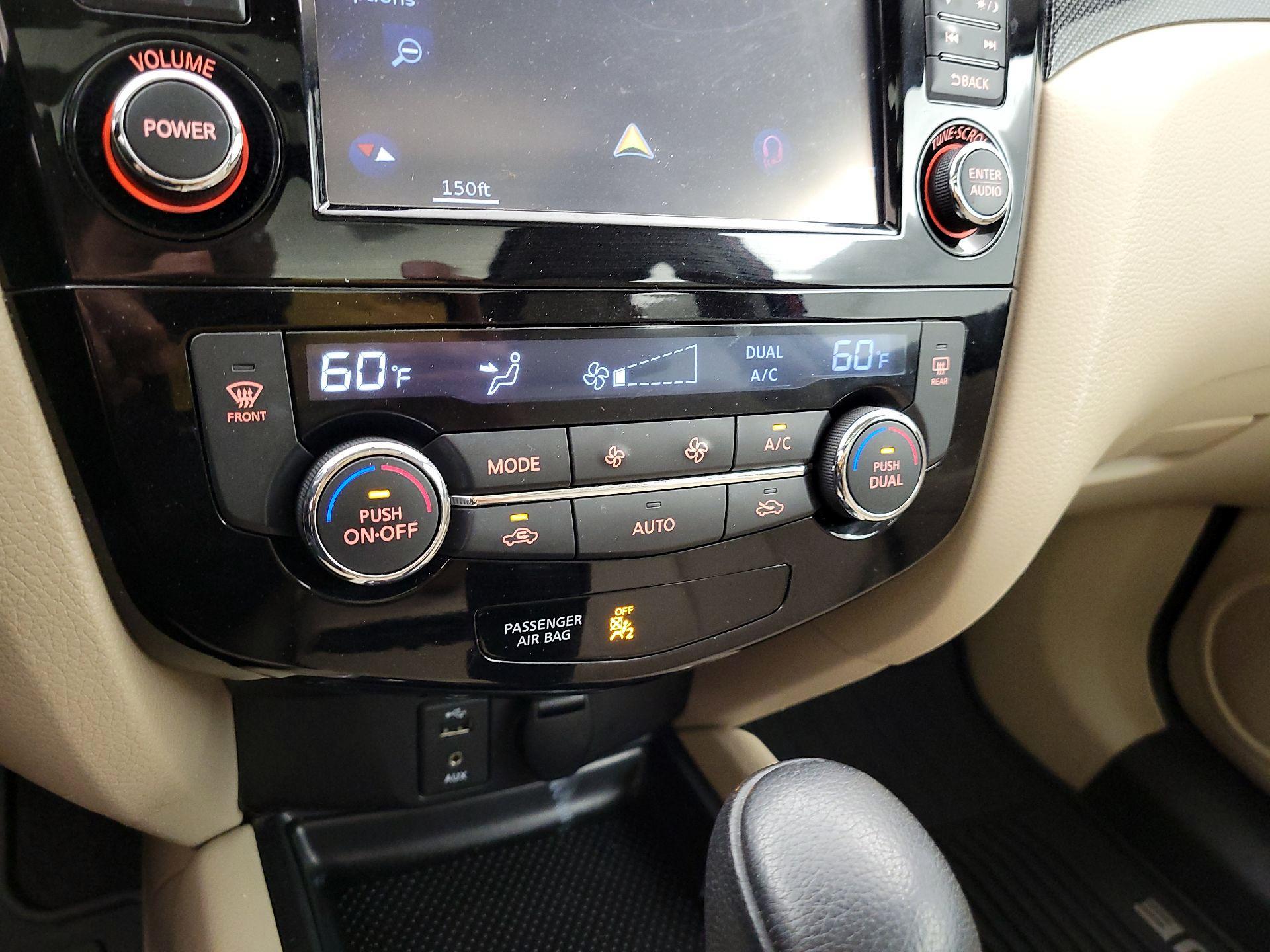 Thumbnail: 2016 Nissan Rogue - 17