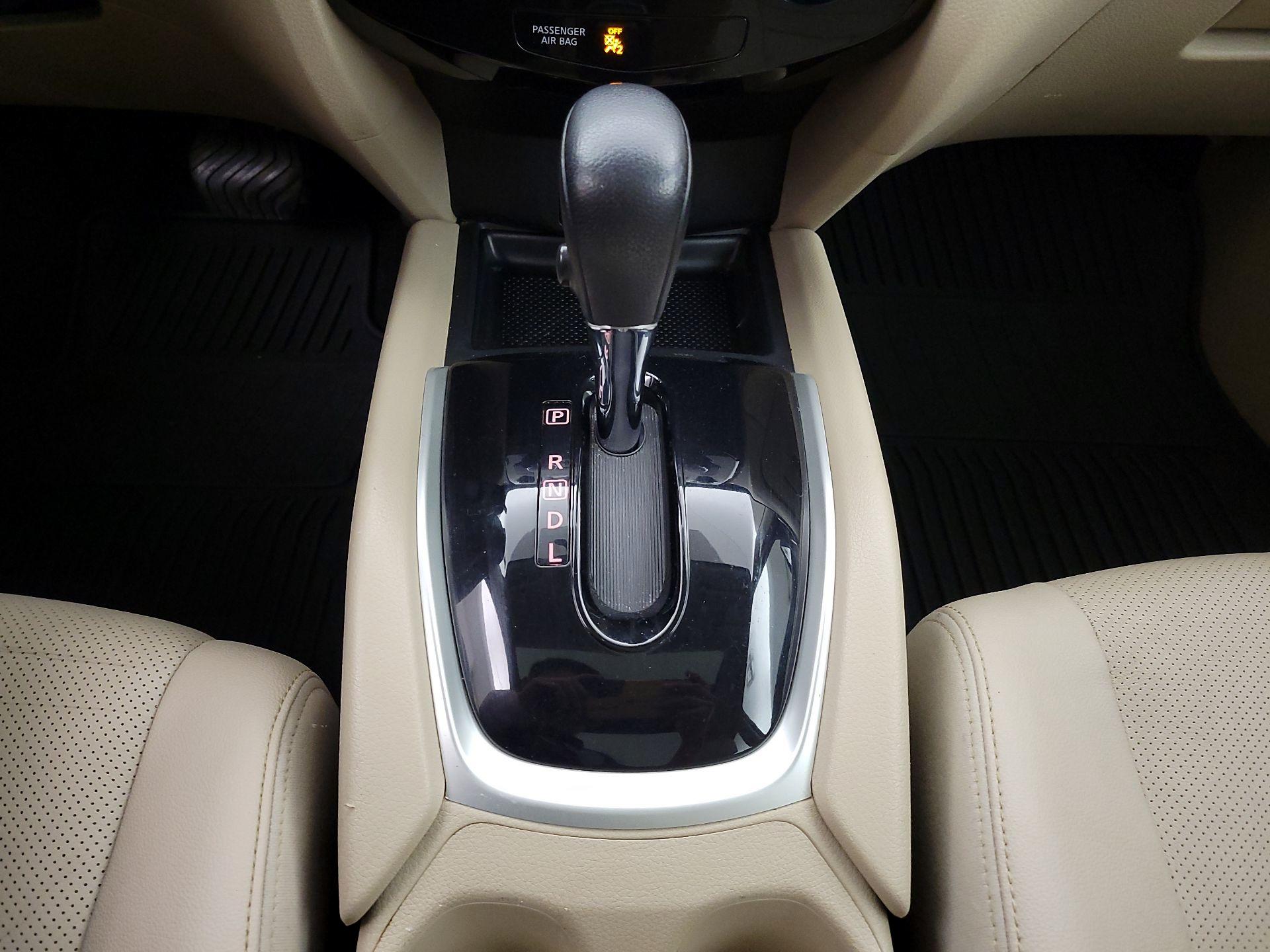 Thumbnail: 2016 Nissan Rogue - 18