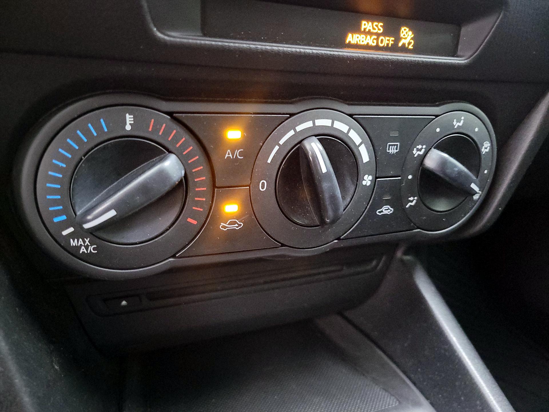 Thumbnail: 2014 Mazda Mazda3 - 15