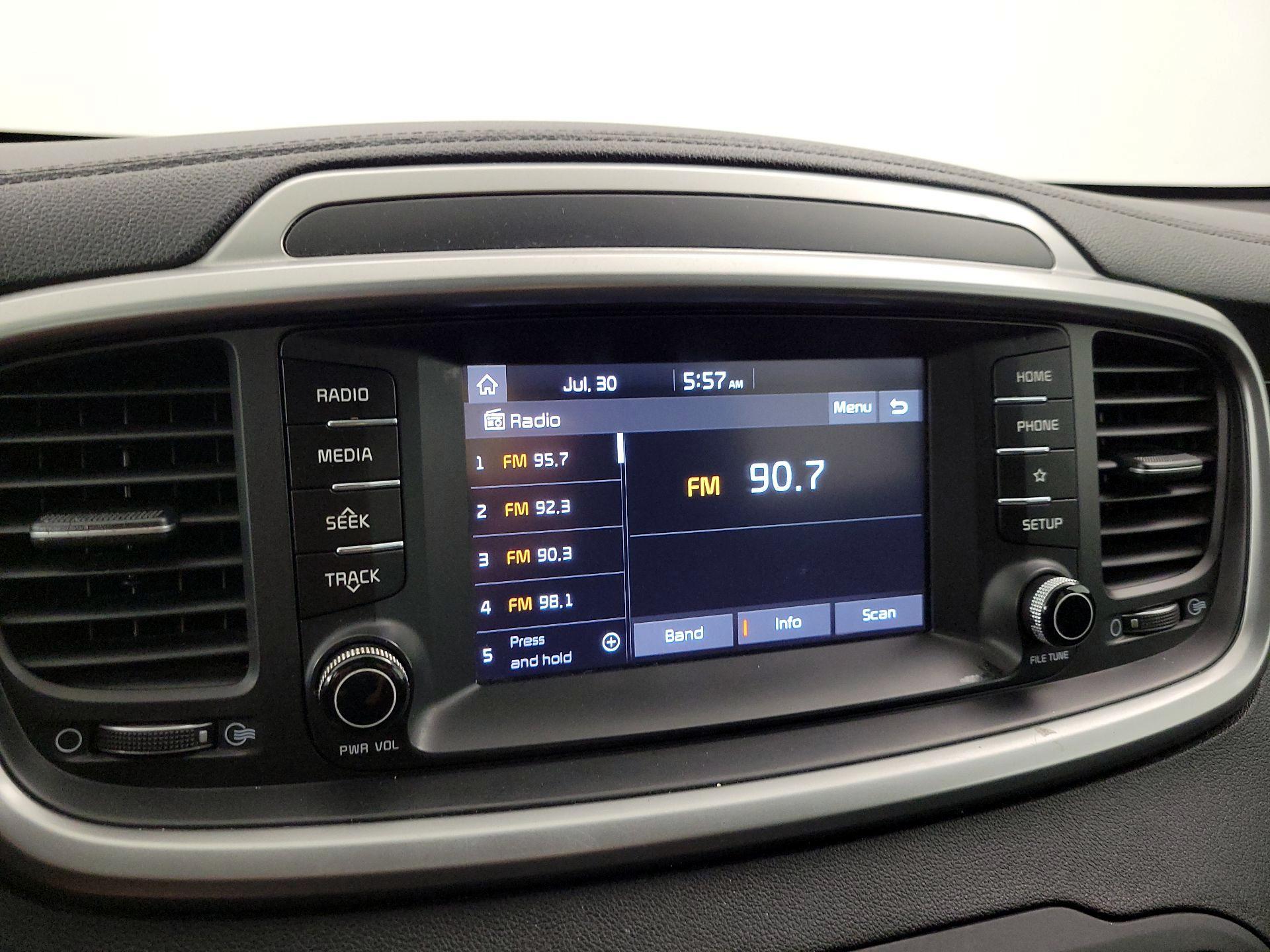 Thumbnail: 2019 Kia Sorento - 15