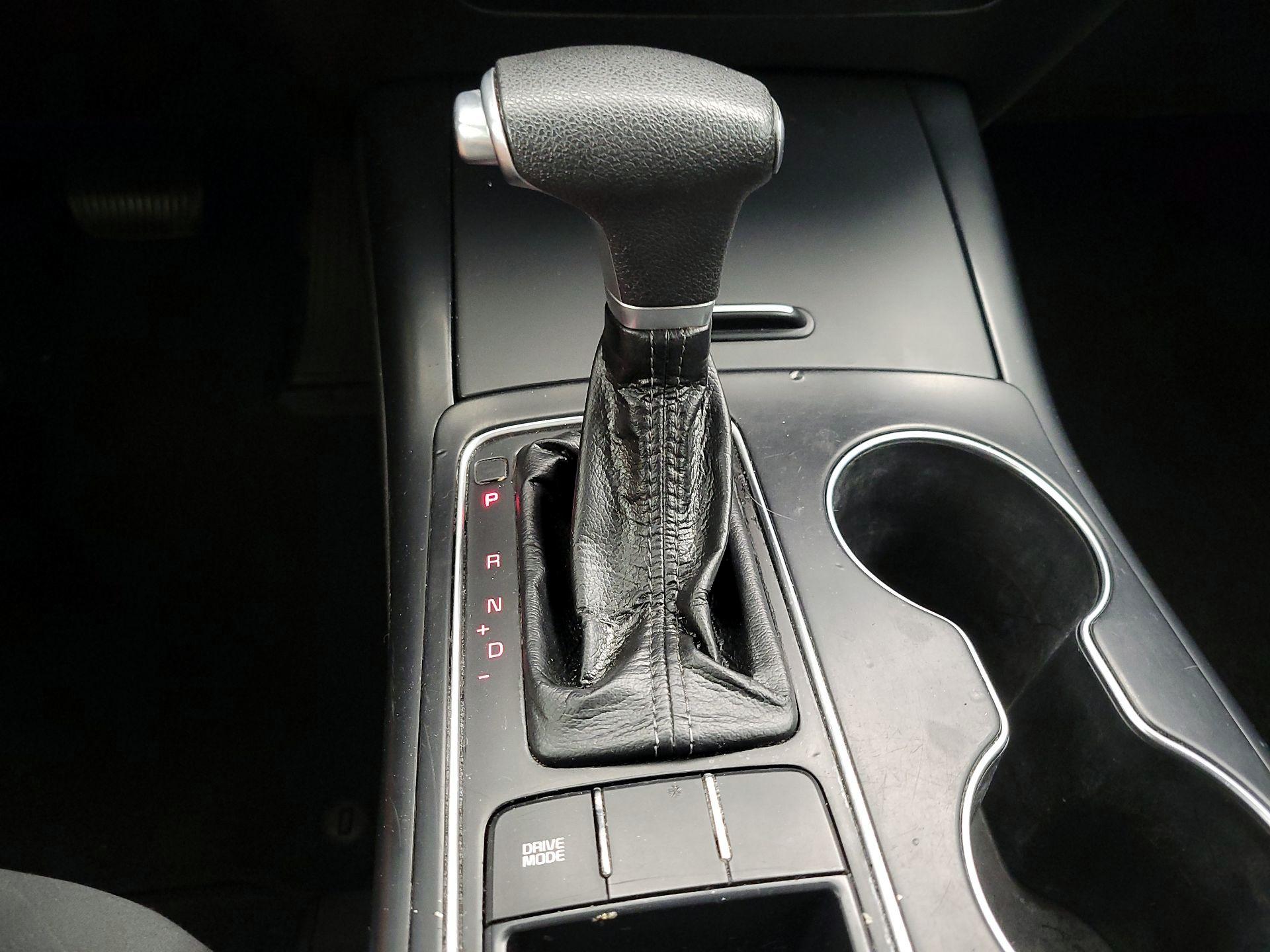 Thumbnail: 2019 Kia Sorento - 17