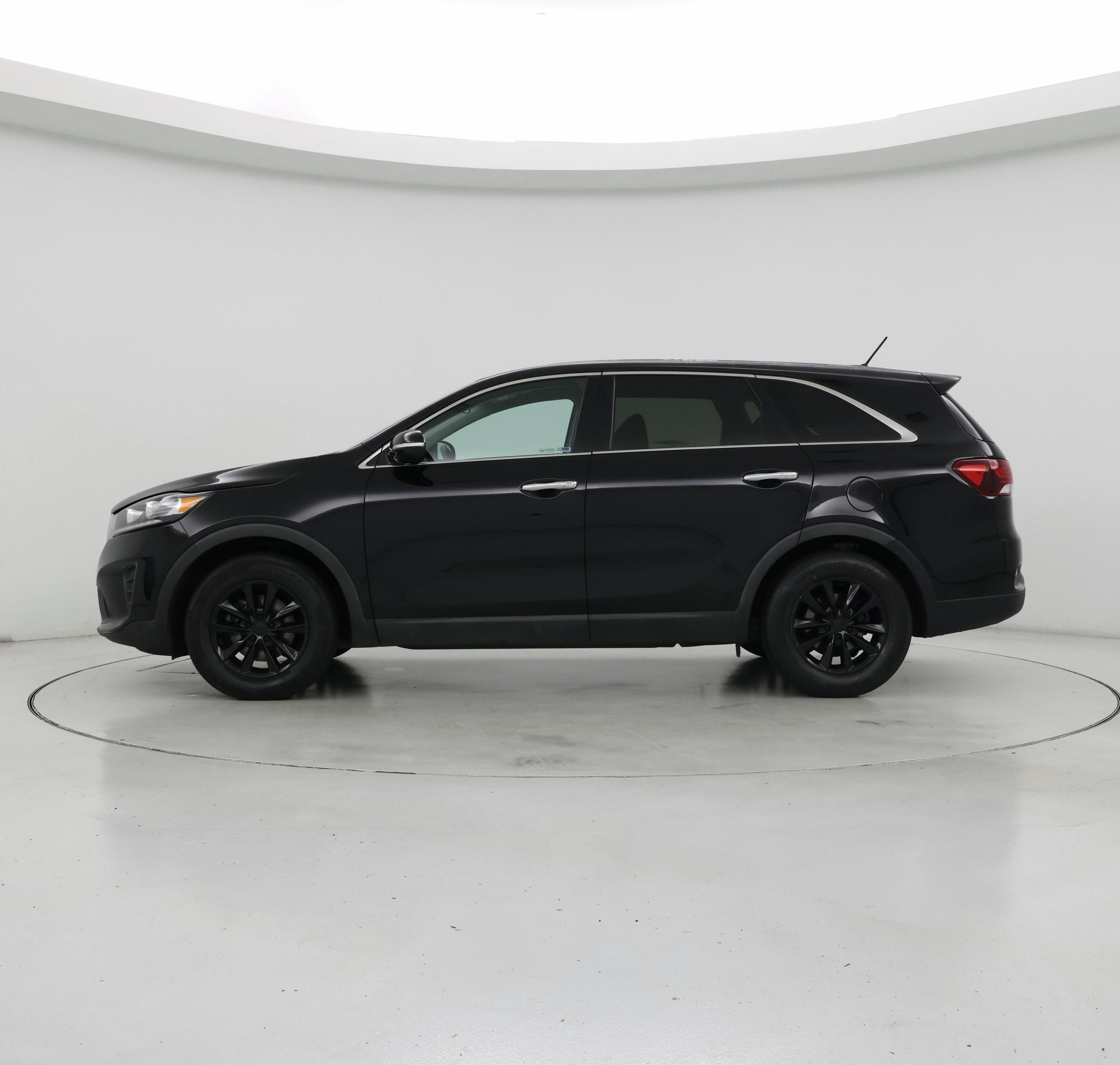 Thumbnail: 2019 Kia Sorento - 3