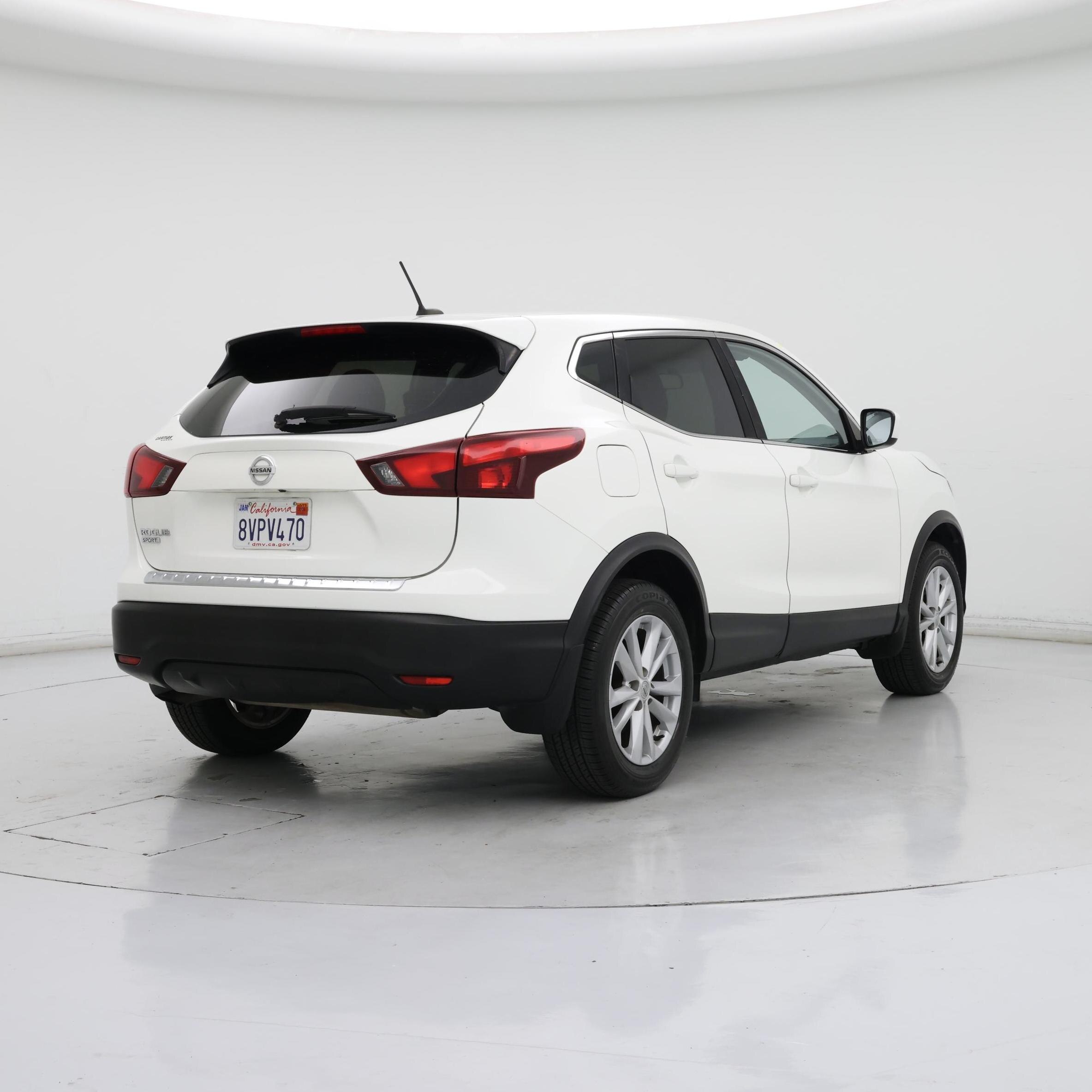 Thumbnail: 2017 Nissan Rogue Sport - 8