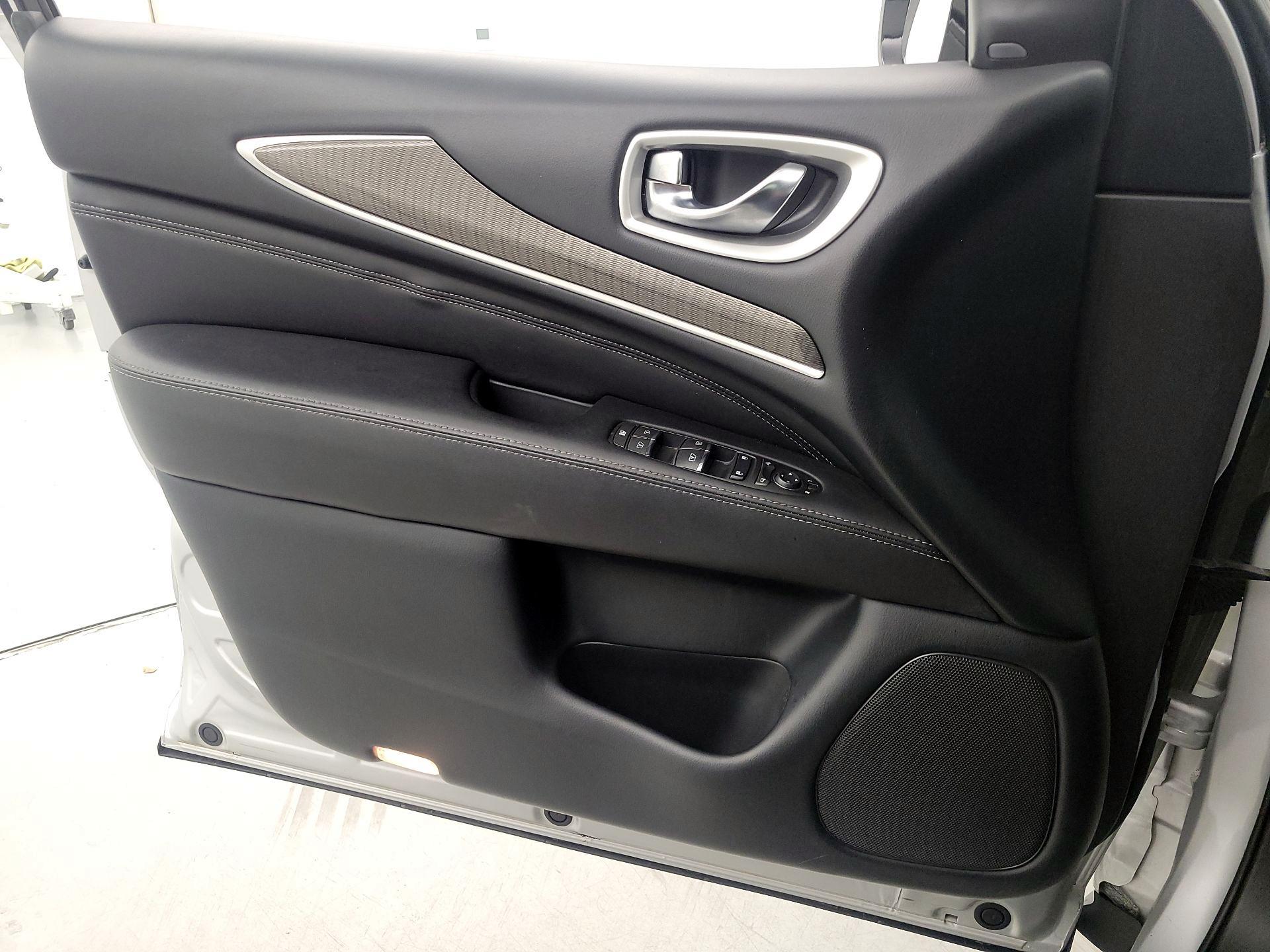 Thumbnail: 2020 INFINITI QX60 - 10