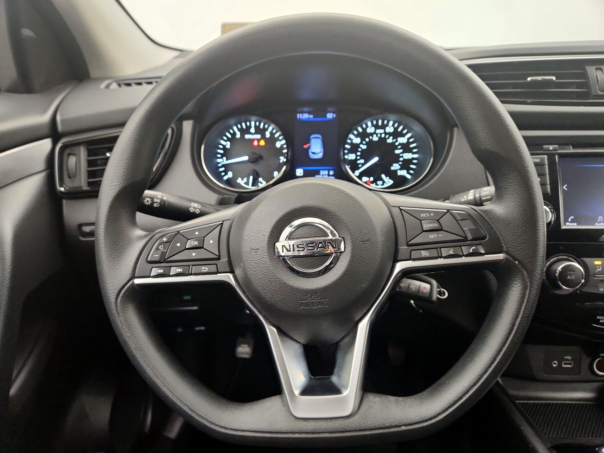 Thumbnail: 2019 Nissan Rogue Sport - 10
