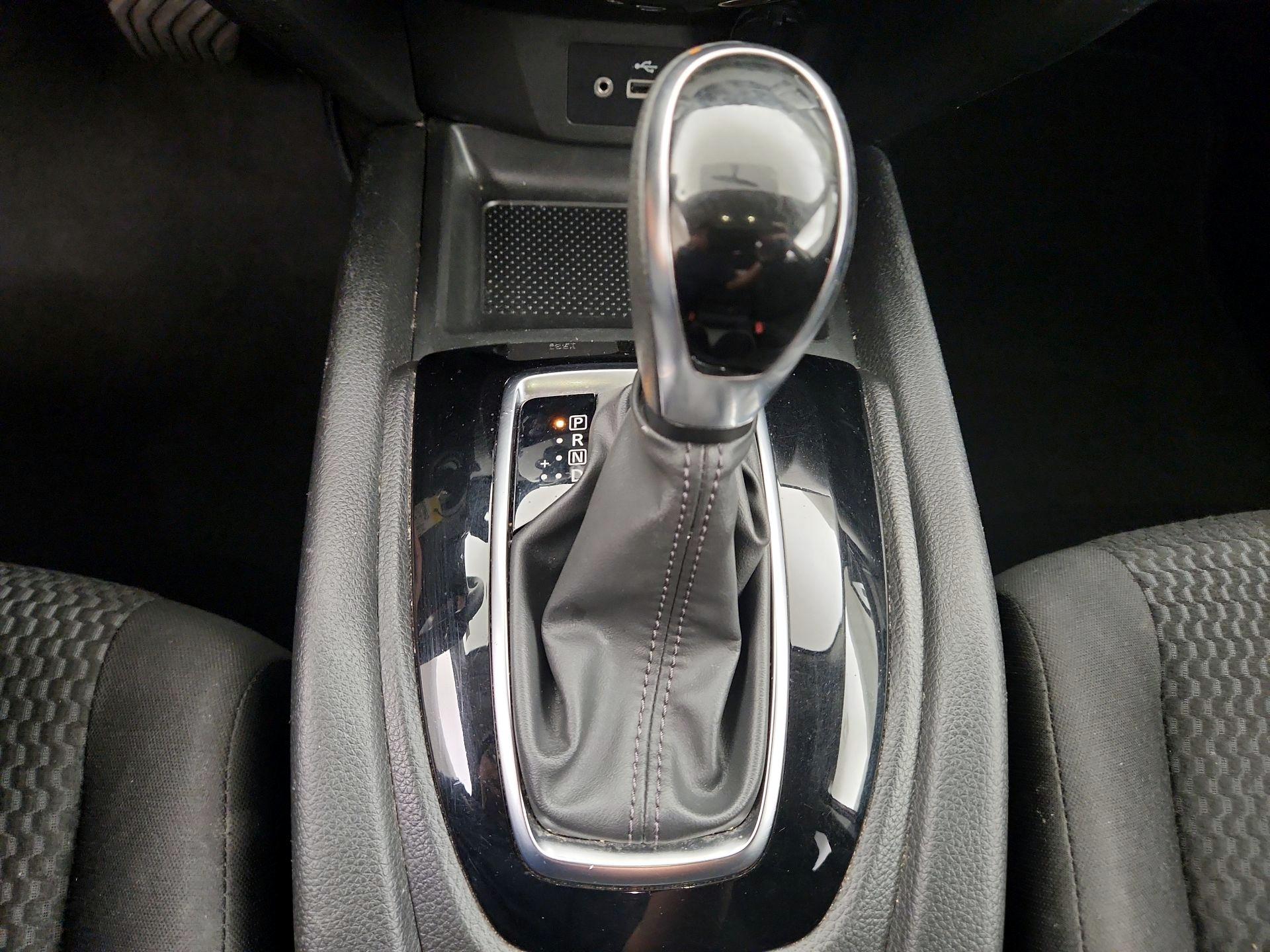 Thumbnail: 2019 Nissan Rogue Sport - 17