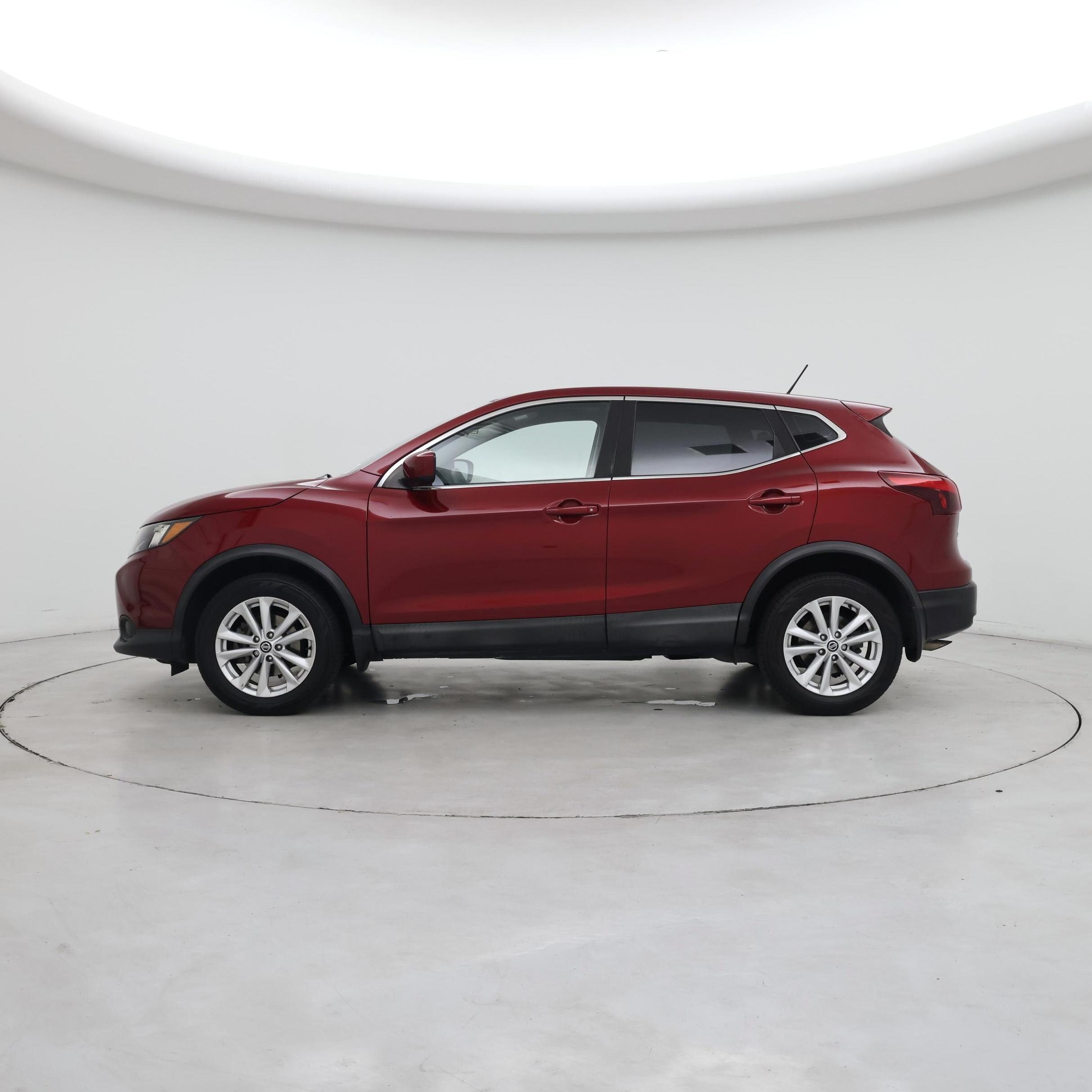 Thumbnail: 2019 Nissan Rogue Sport - 3