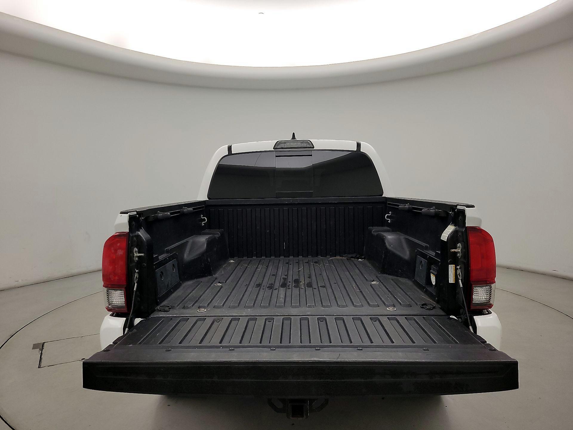 Thumbnail: 2018 Toyota Tacoma - 20