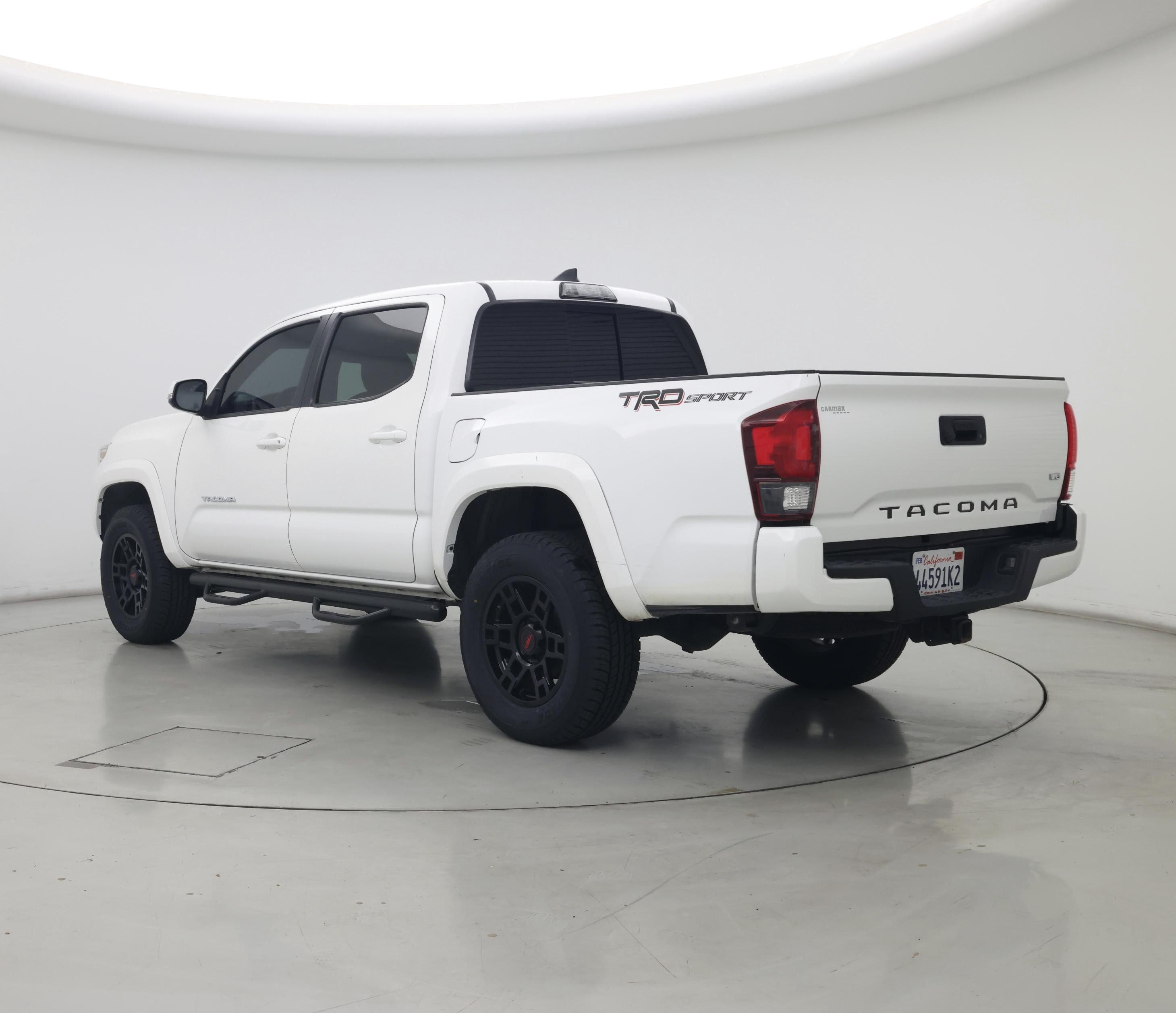 Thumbnail: 2018 Toyota Tacoma - 3