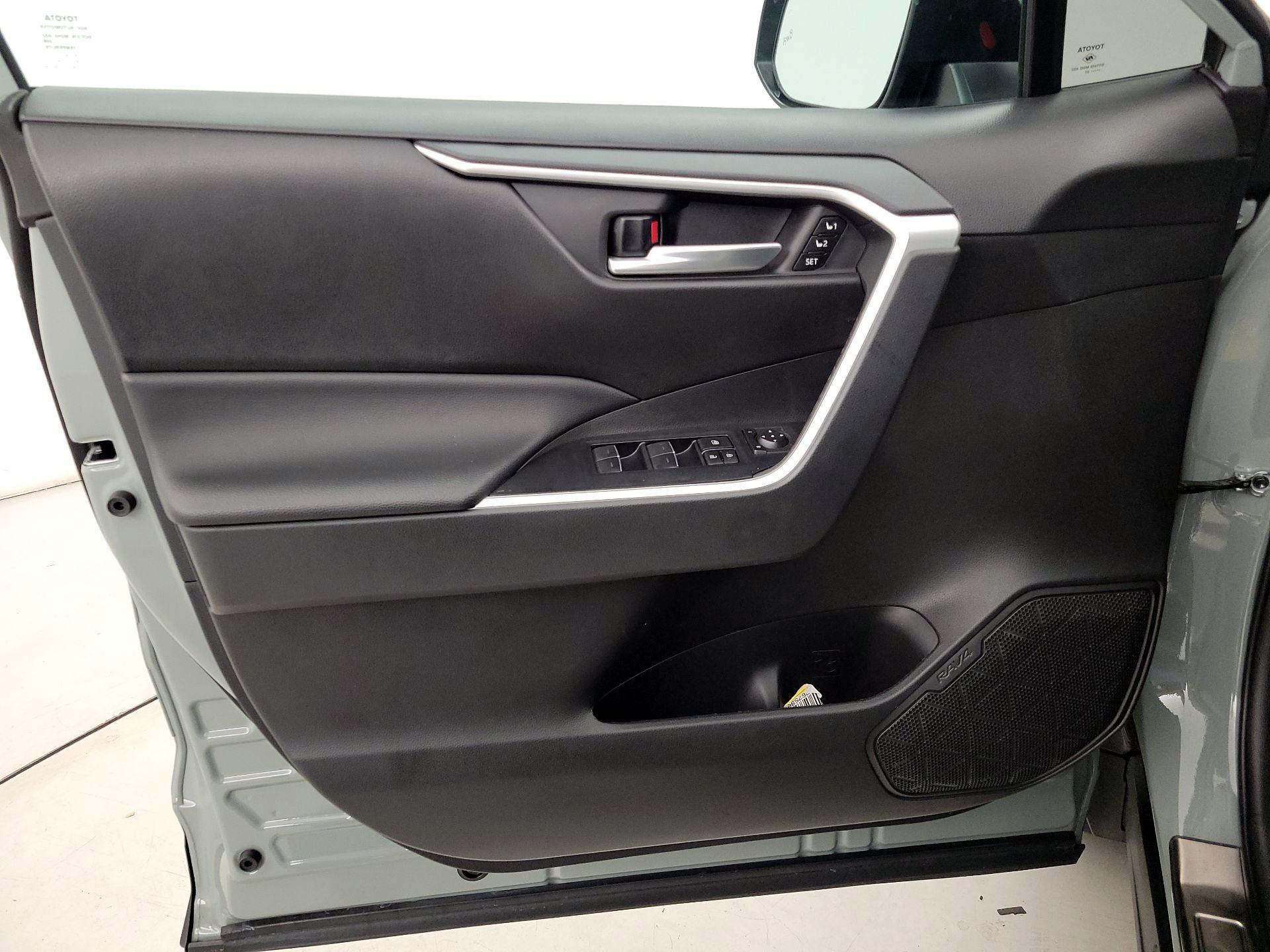 Thumbnail: 2023 Toyota RAV4 - 12