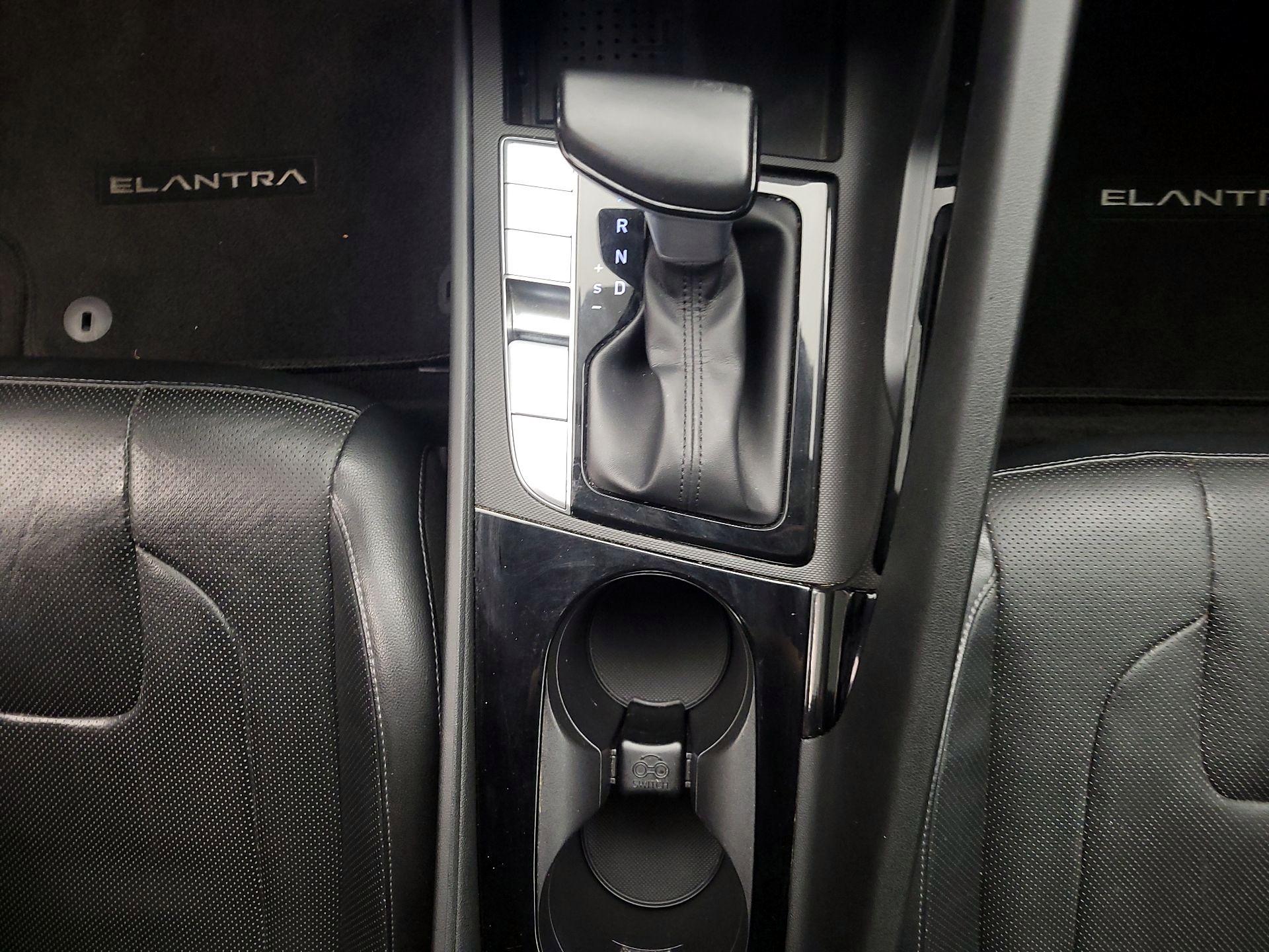 Thumbnail: 2021 Hyundai Elantra - 17