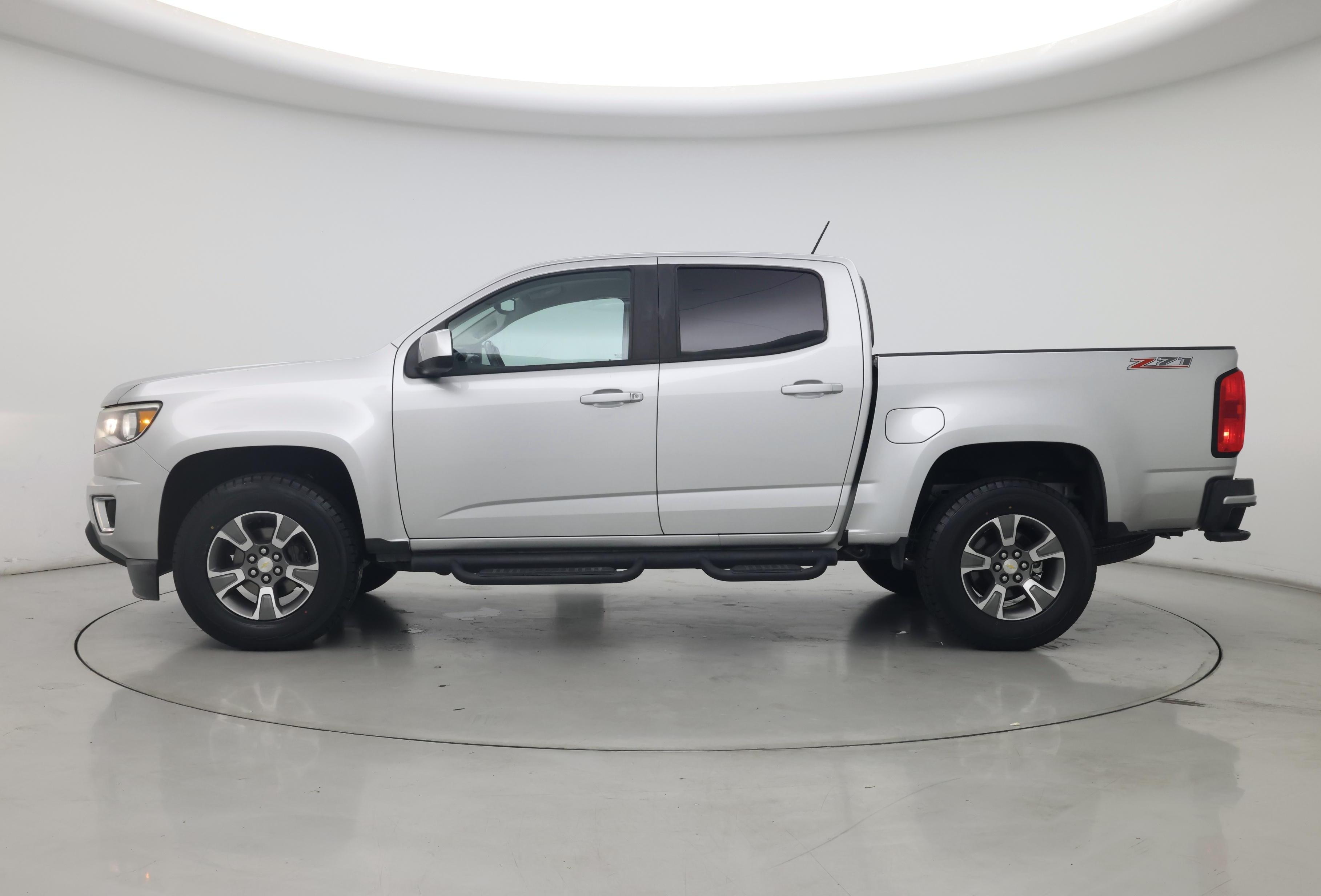 Thumbnail: 2017 Chevrolet Colorado - 3