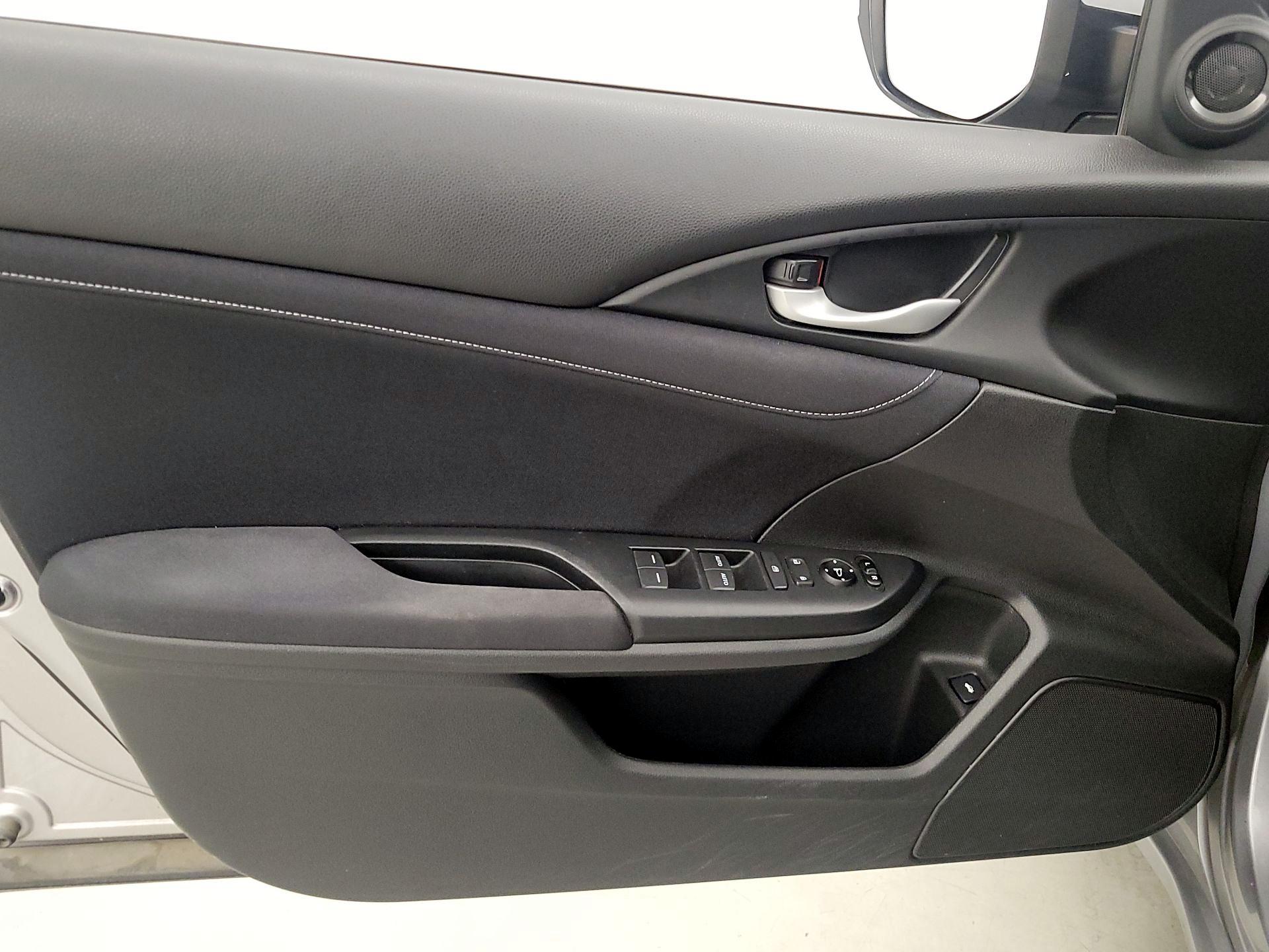 Thumbnail: 2019 Honda Insight - 12