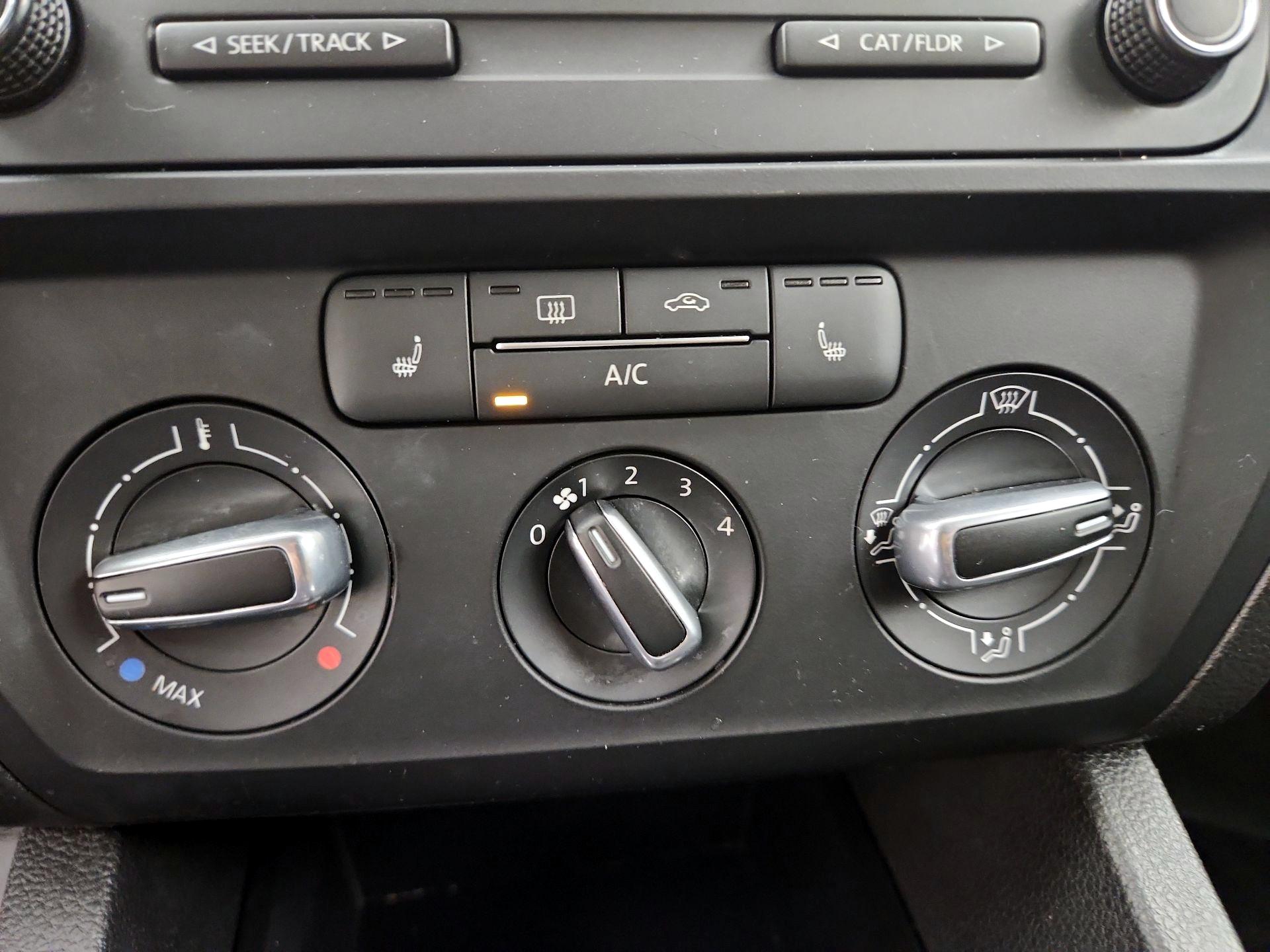 Thumbnail: 2015 Volkswagen Jetta - 15