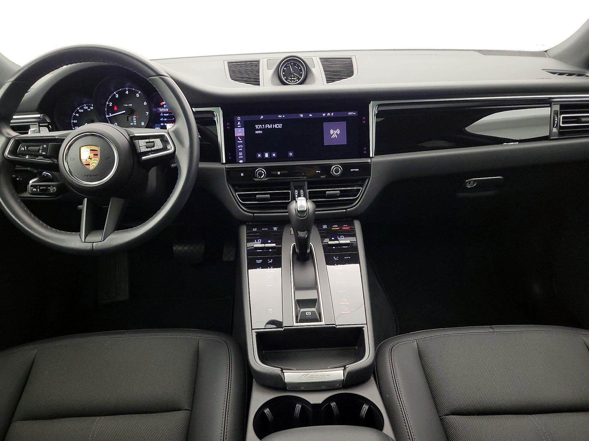 Thumbnail: 2024 Porsche Macan - 9