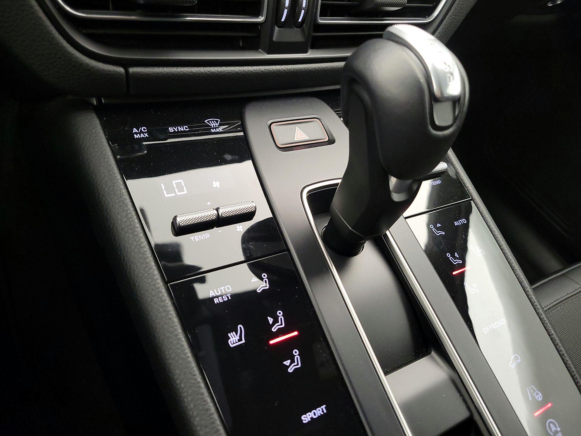 Thumbnail: 2024 Porsche Macan - 17