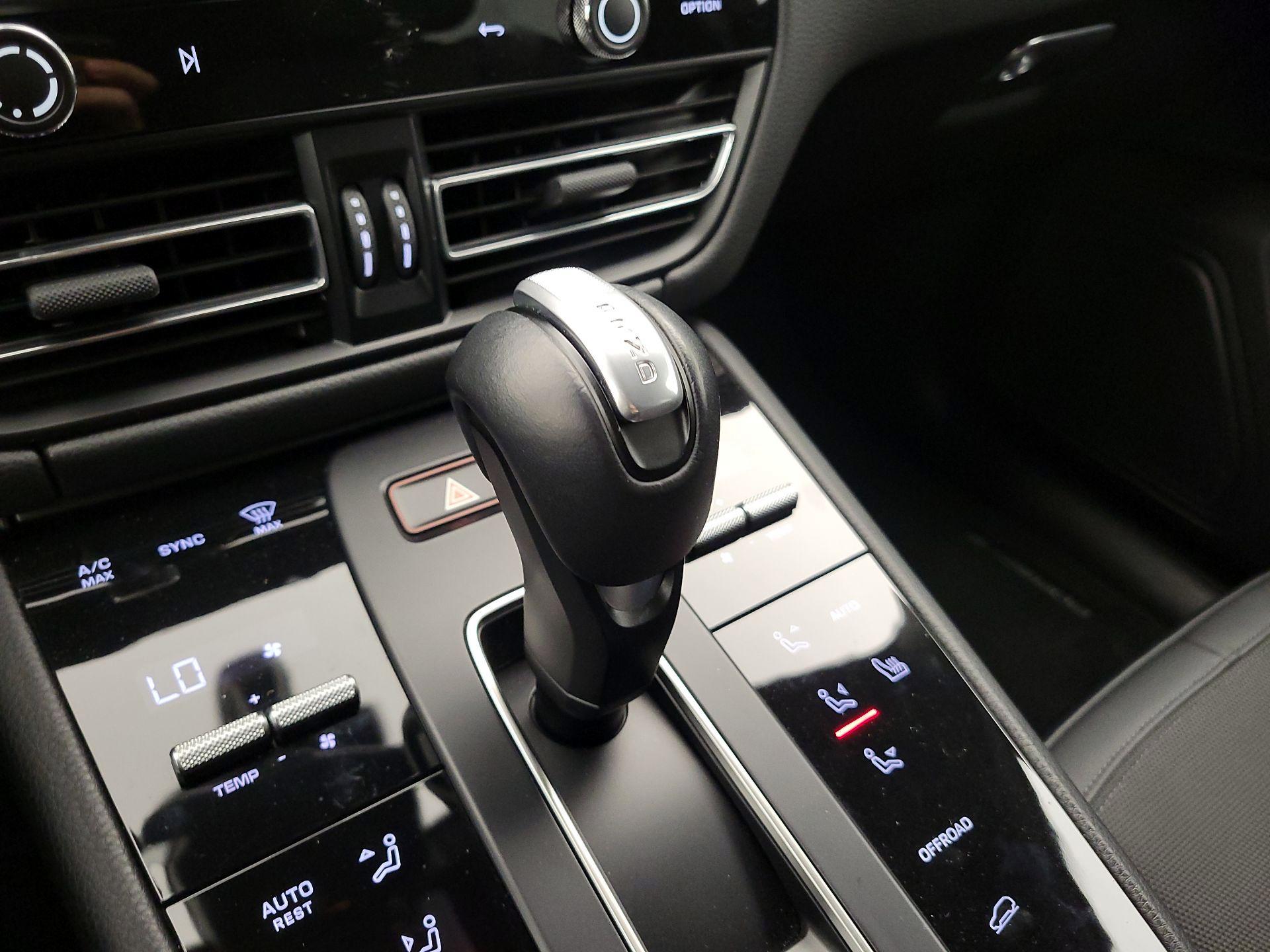 Thumbnail: 2024 Porsche Macan - 18