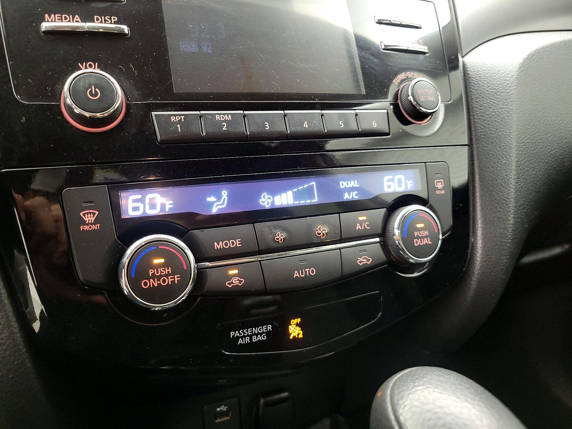 Thumbnail: 2016 Nissan Rogue - 16