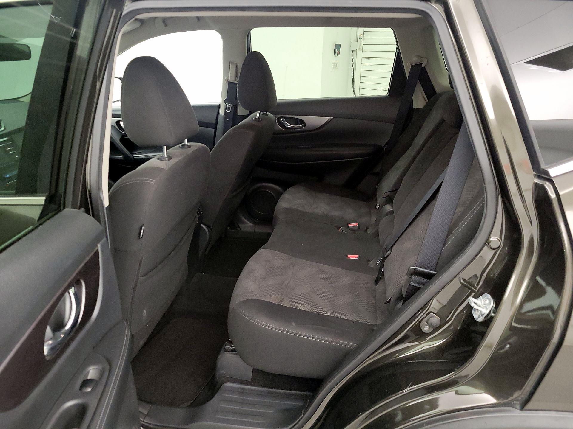 Thumbnail: 2016 Nissan Rogue - 19