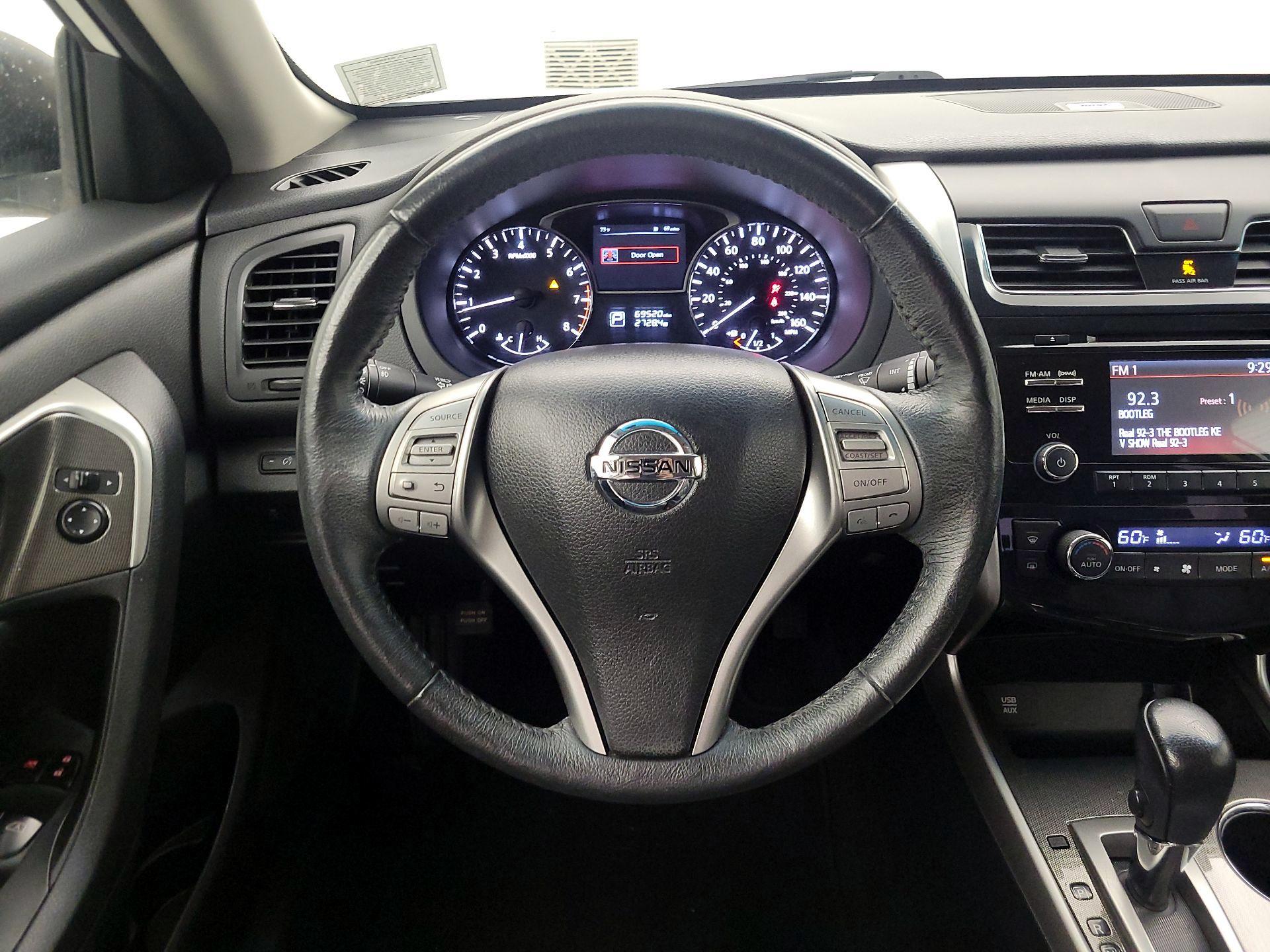 Thumbnail: 2015 Nissan Altima - 10