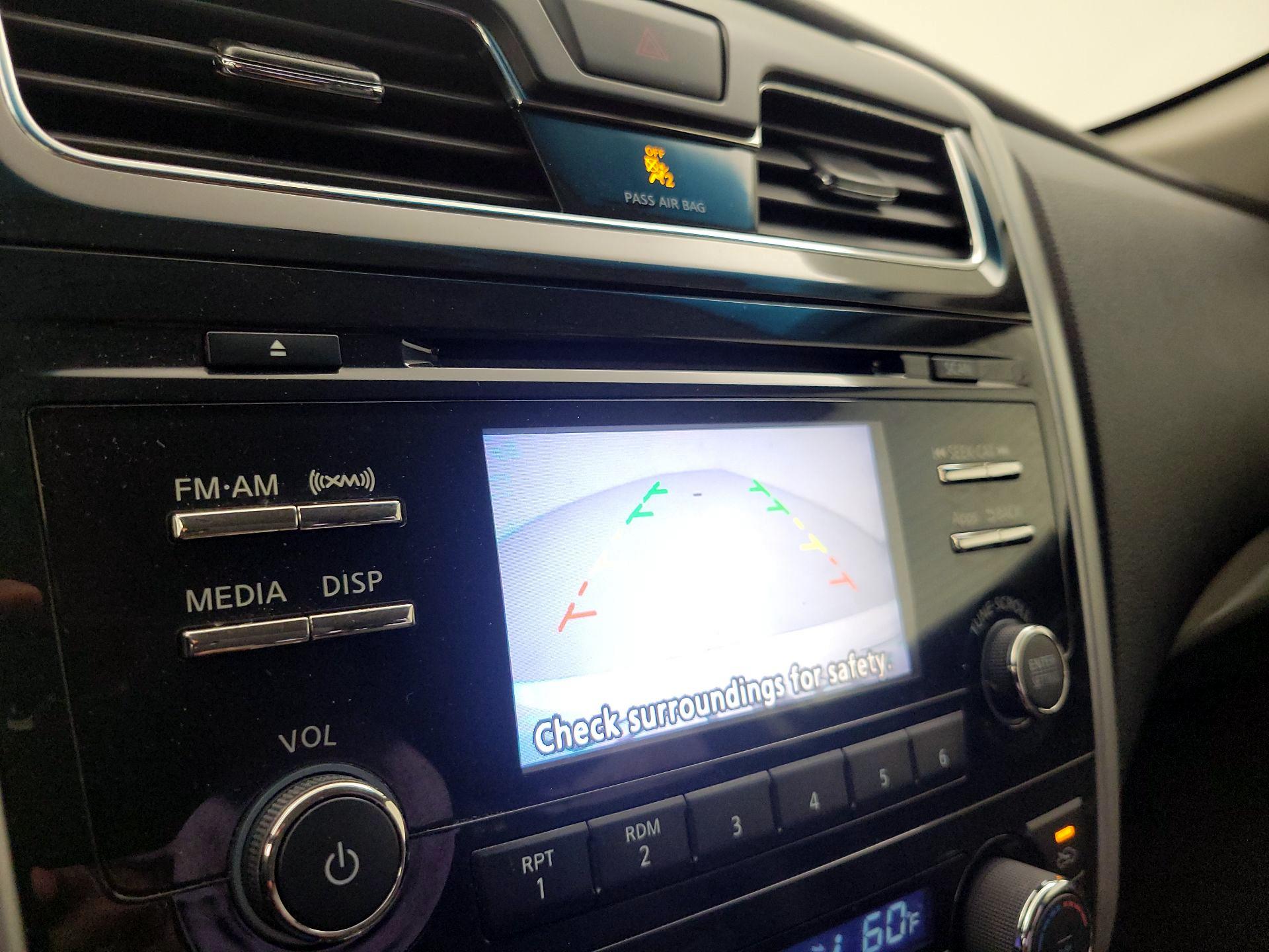 Thumbnail: 2015 Nissan Altima - 14