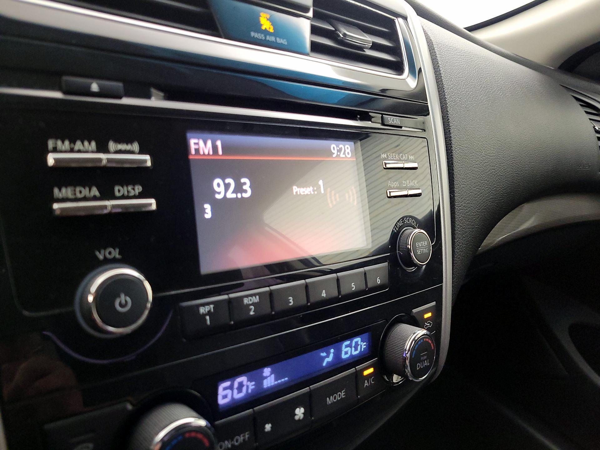 Thumbnail: 2015 Nissan Altima - 15