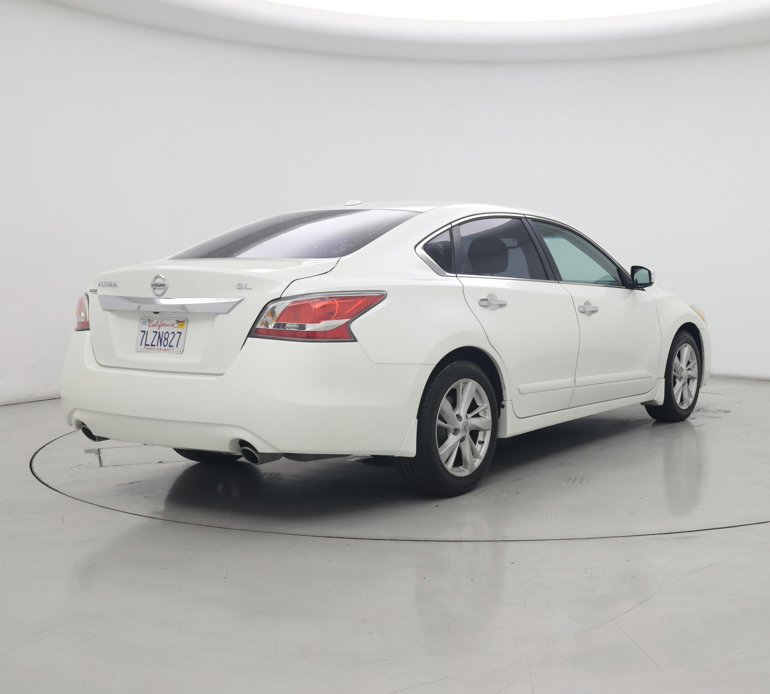Thumbnail: 2015 Nissan Altima - 8