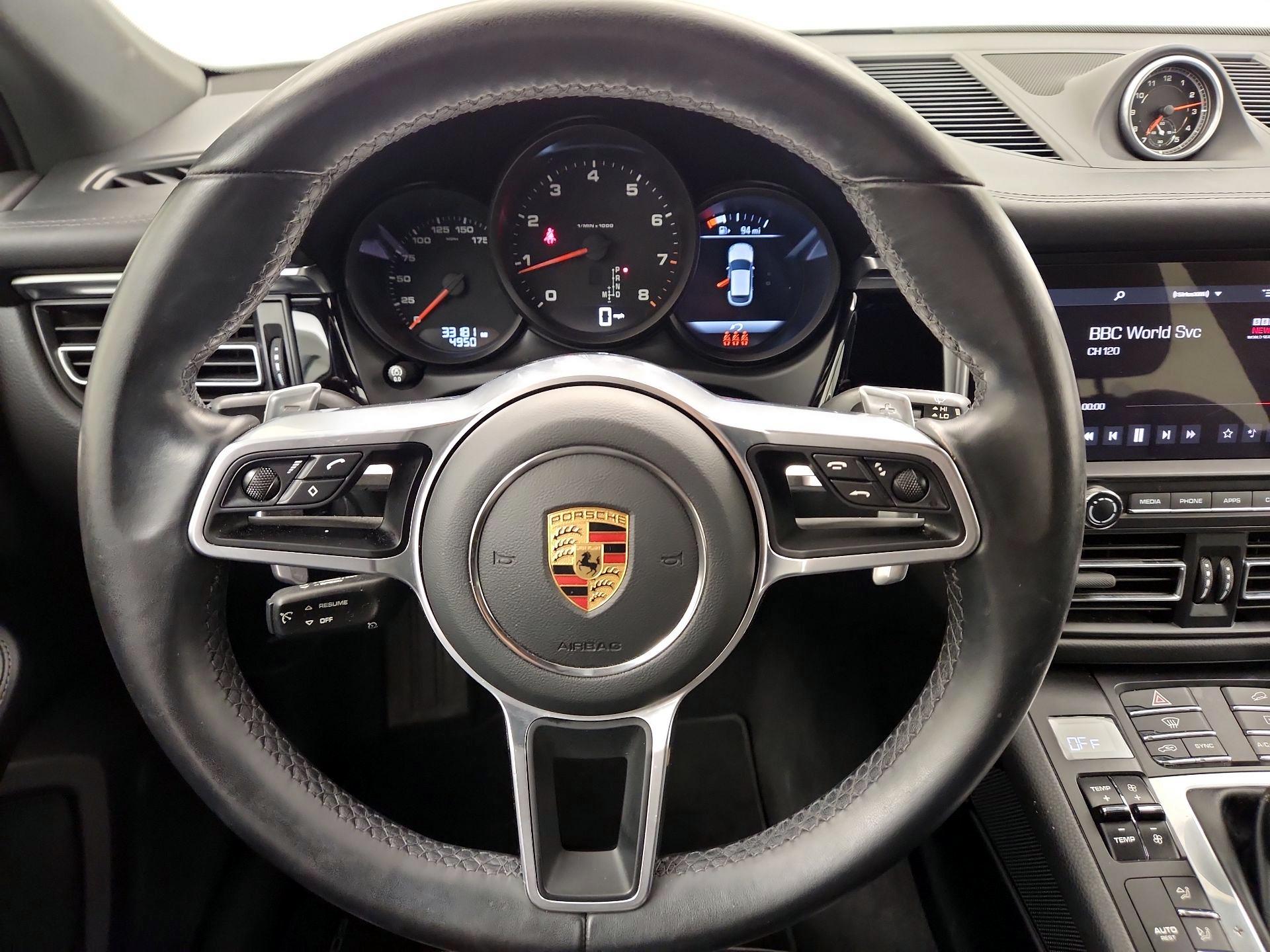 Thumbnail: 2021 Porsche Macan - 10