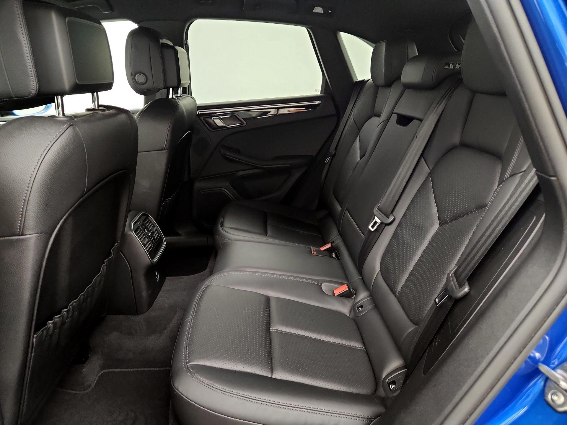 Thumbnail: 2021 Porsche Macan - 20