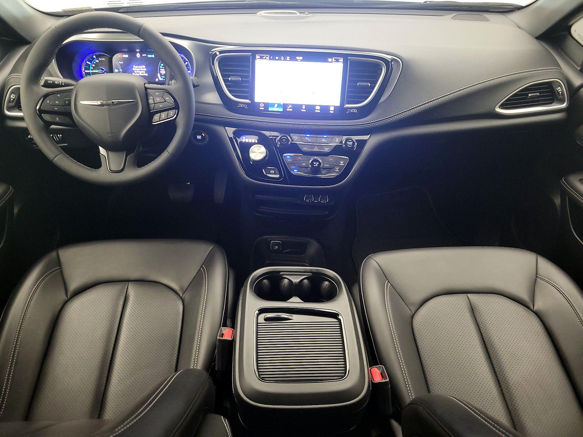 Thumbnail: 2023 Chrysler Pacifica - 9