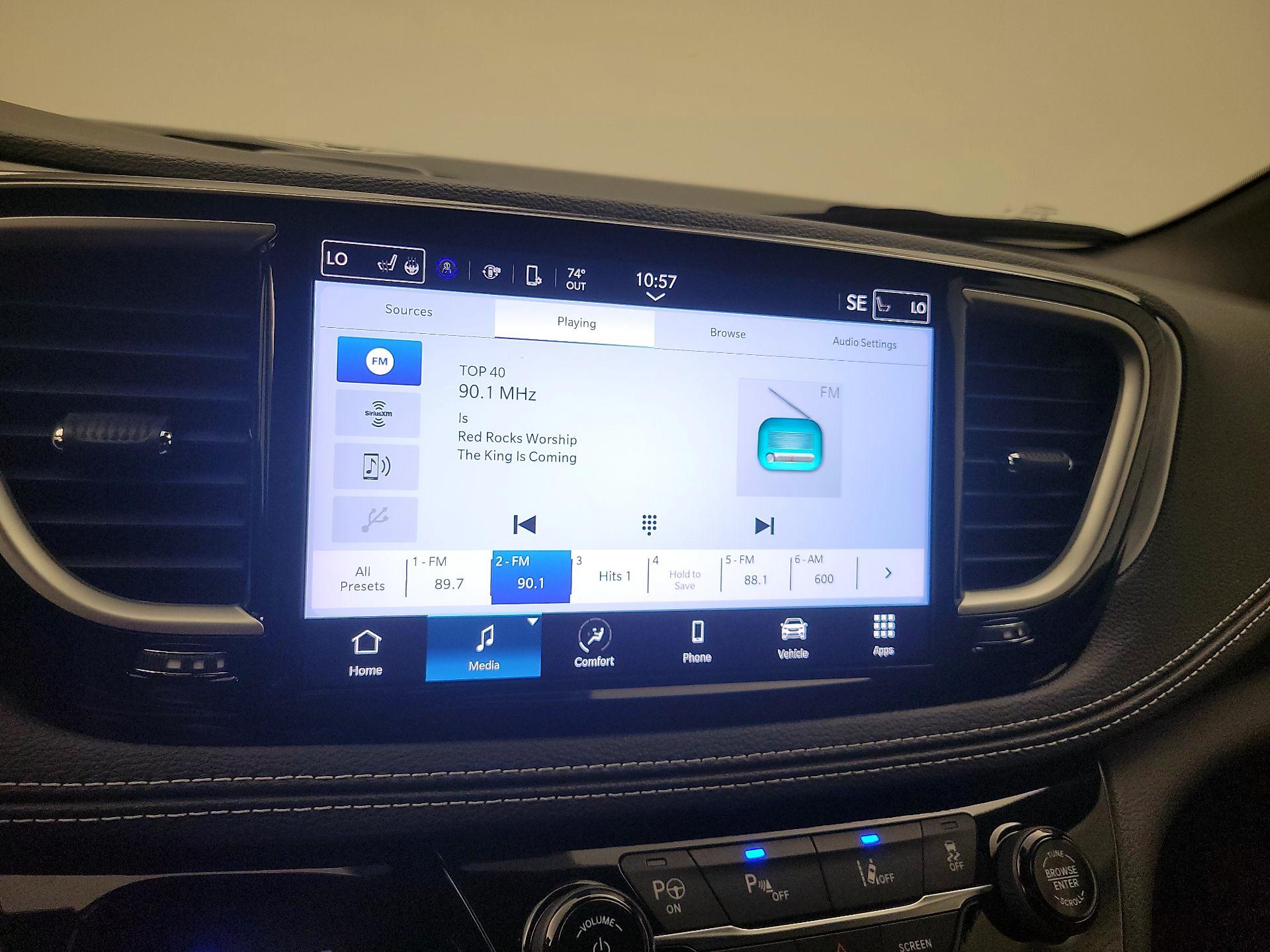 Thumbnail: 2023 Chrysler Pacifica - 15