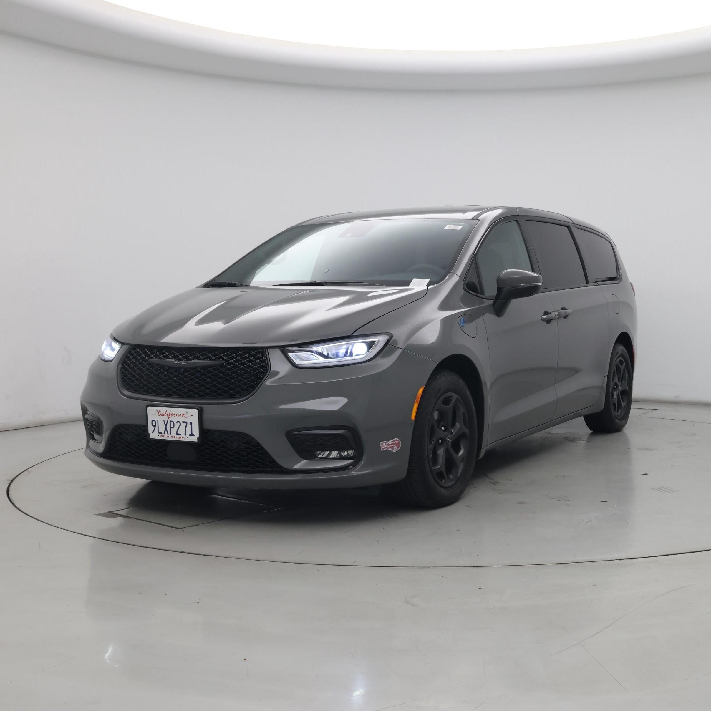 Thumbnail: 2023 Chrysler Pacifica - 4