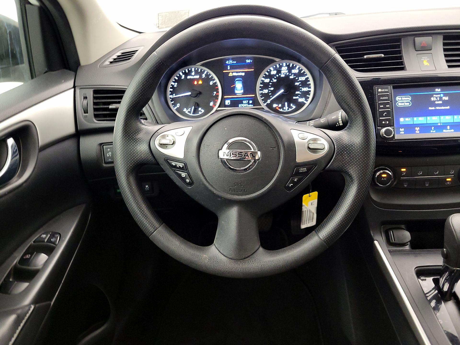 Thumbnail: 2019 Nissan Sentra - 10