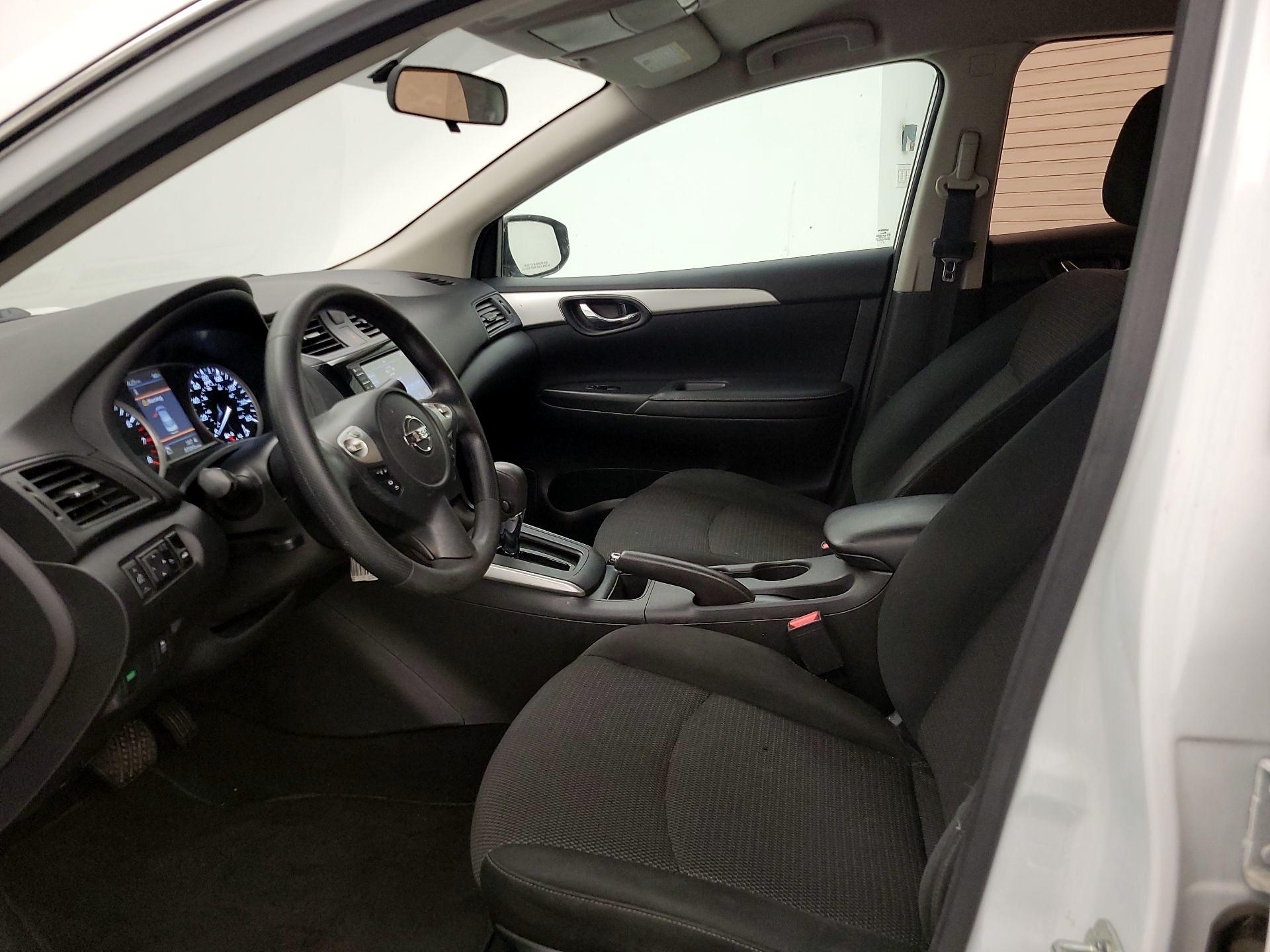 Thumbnail: 2019 Nissan Sentra - 11