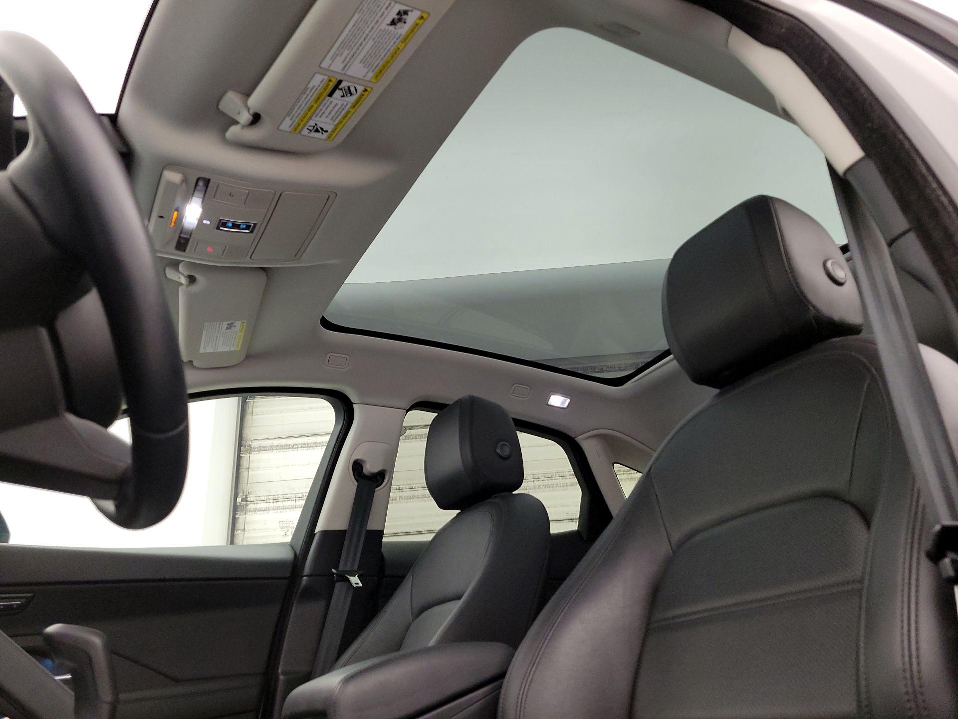Thumbnail: 2019 Jaguar E-Pace - 20