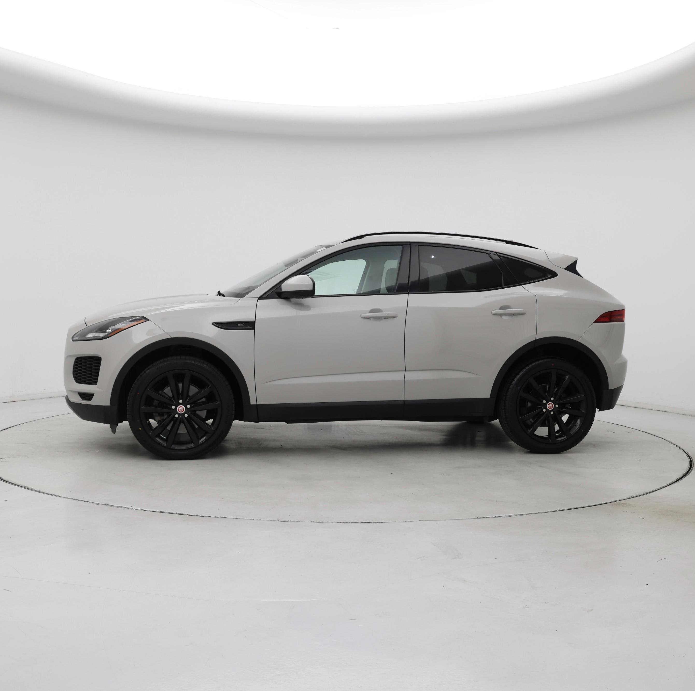 Thumbnail: 2019 Jaguar E-Pace - 3