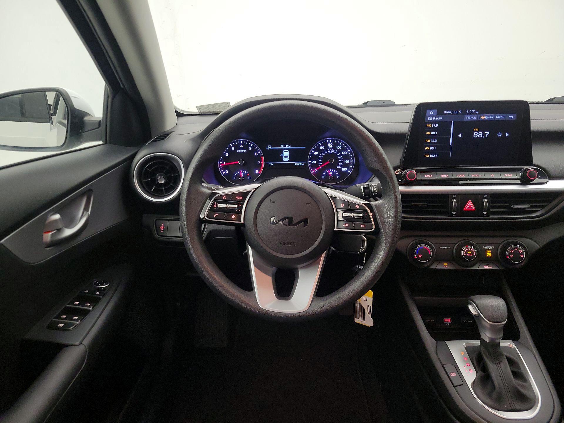 Thumbnail: 2022 Kia Forte - 10